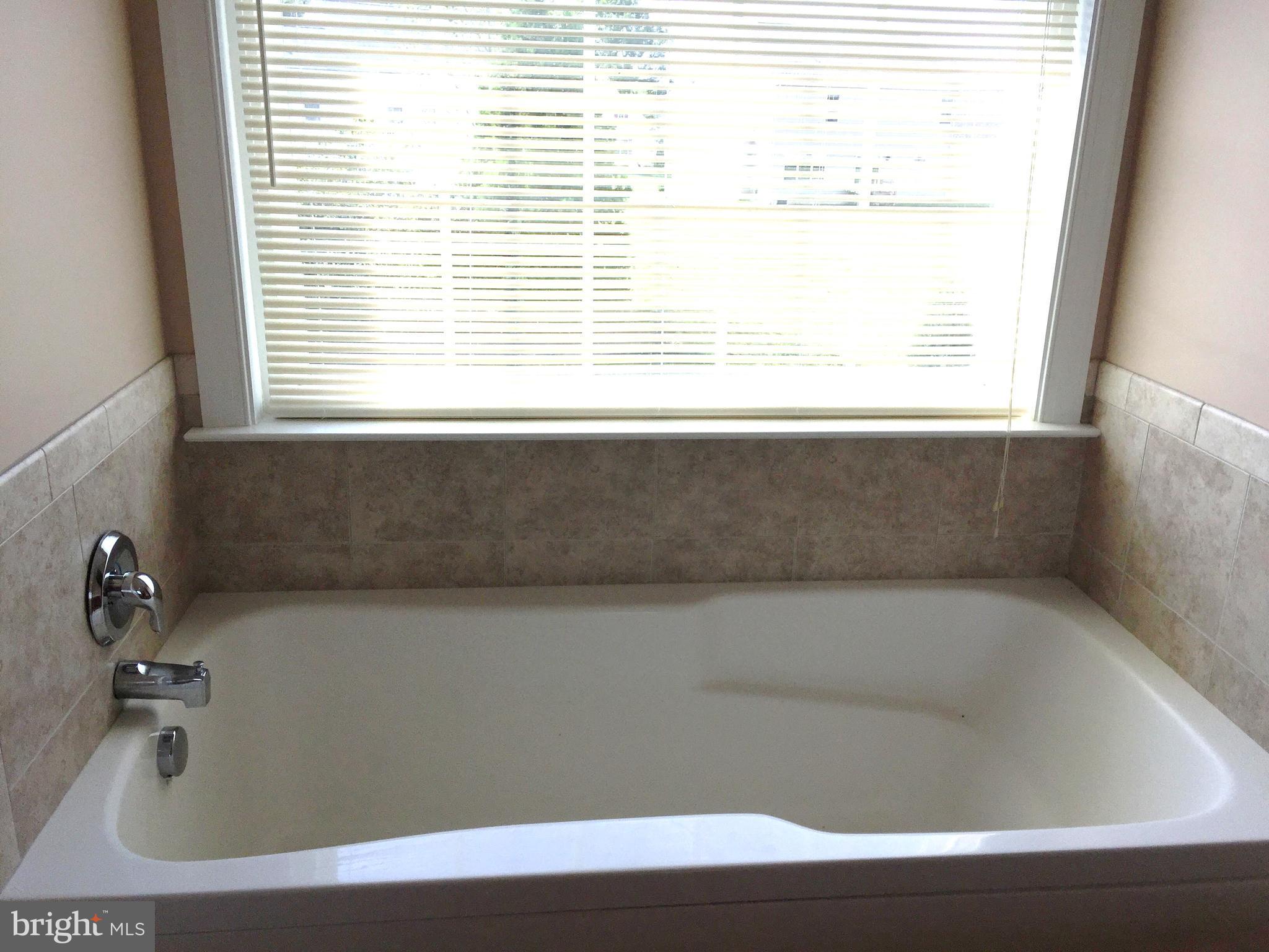 HUNTERS MILL - Residential Lease