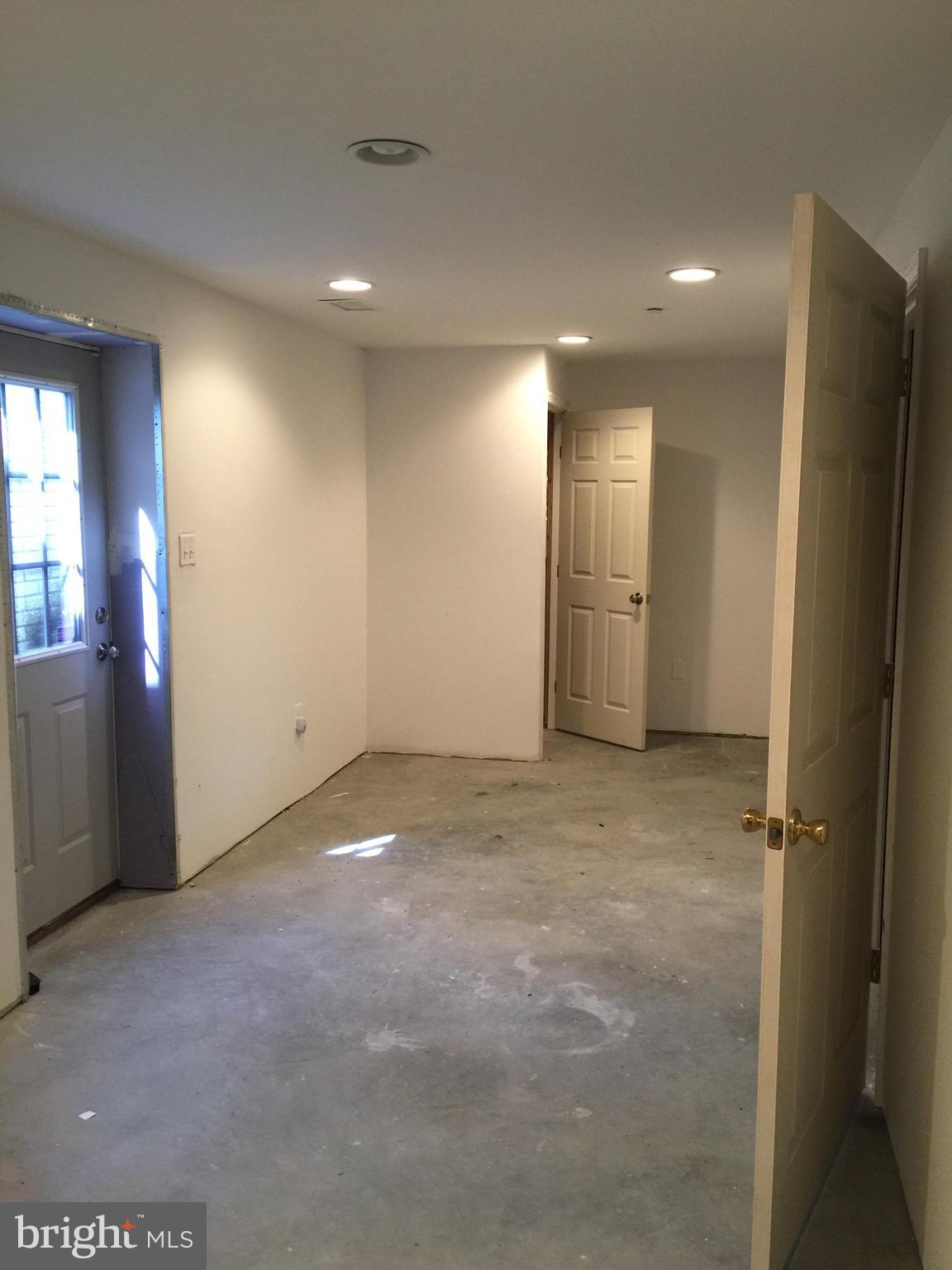 HUNTERS MILL - Residential Lease