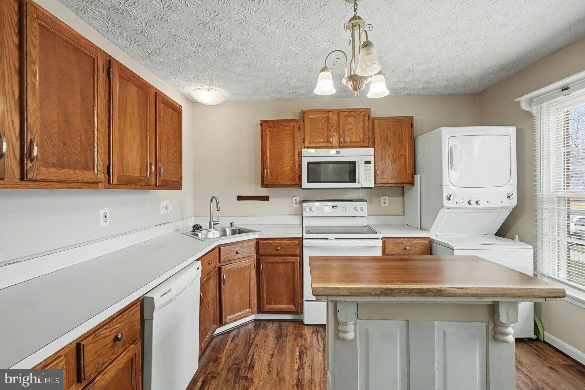 BRIGHT OAKS - Residential