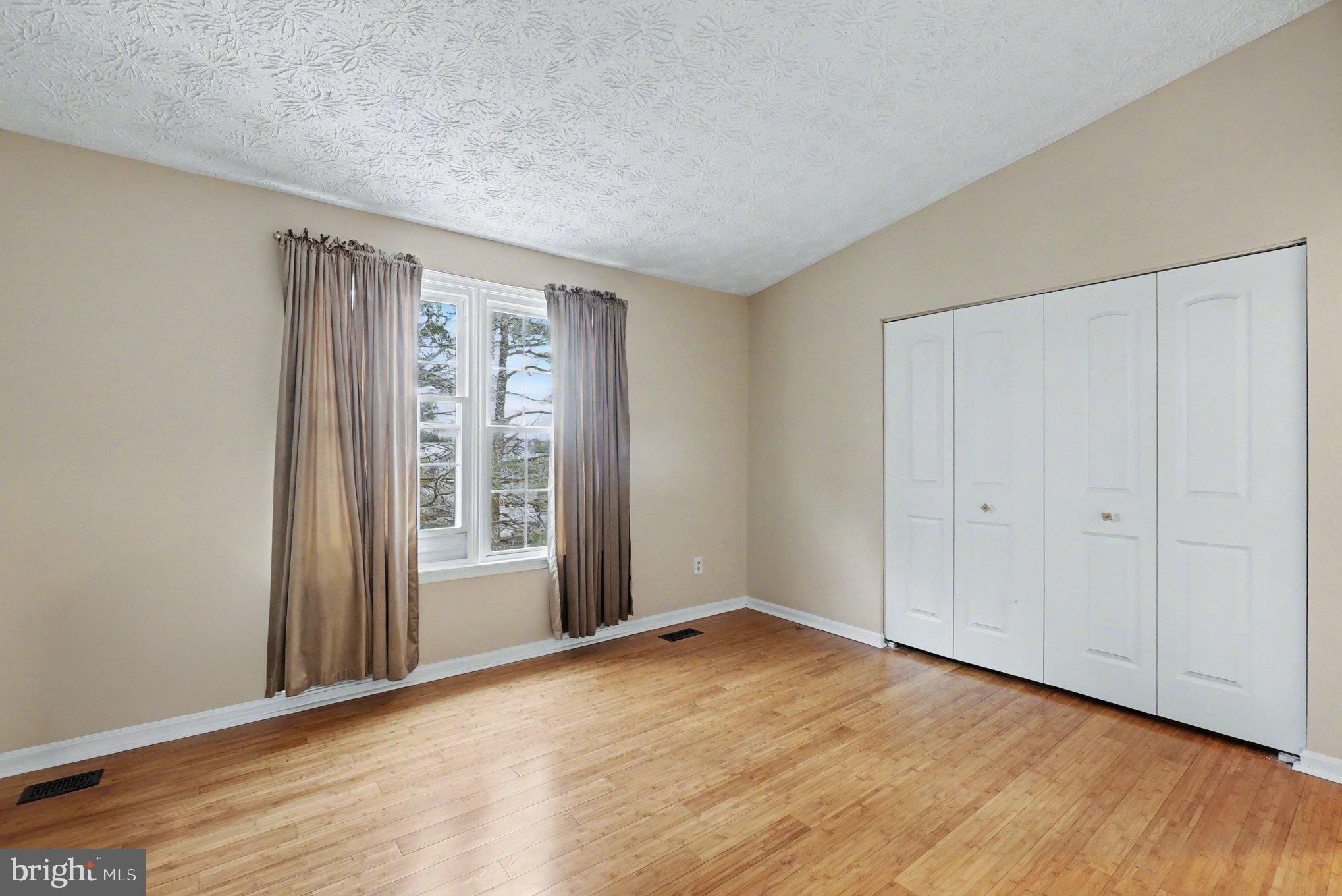 BRIGHT OAKS - Residential