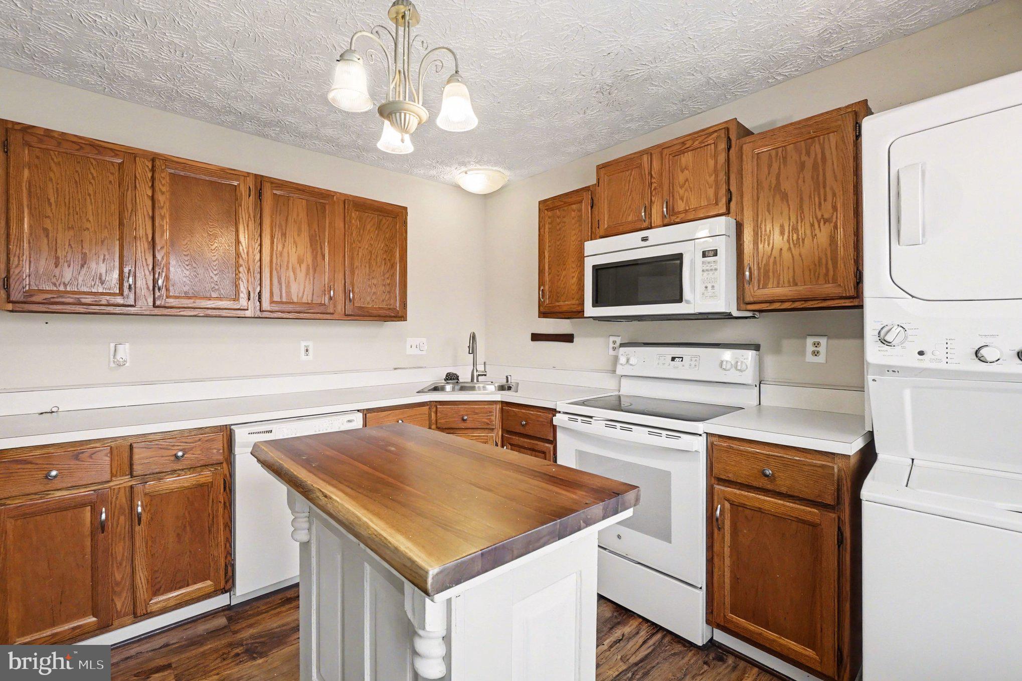 BRIGHT OAKS - Residential