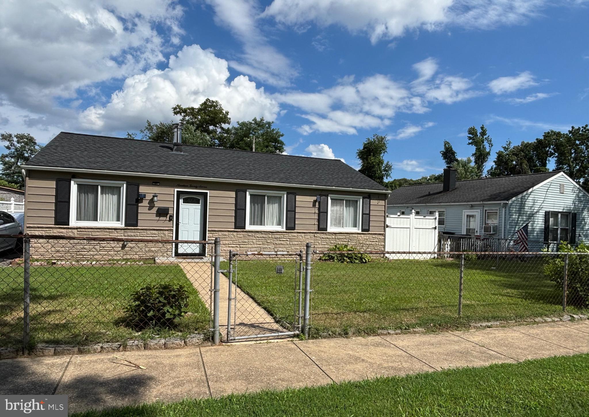 Seller are looking for a quick closing.