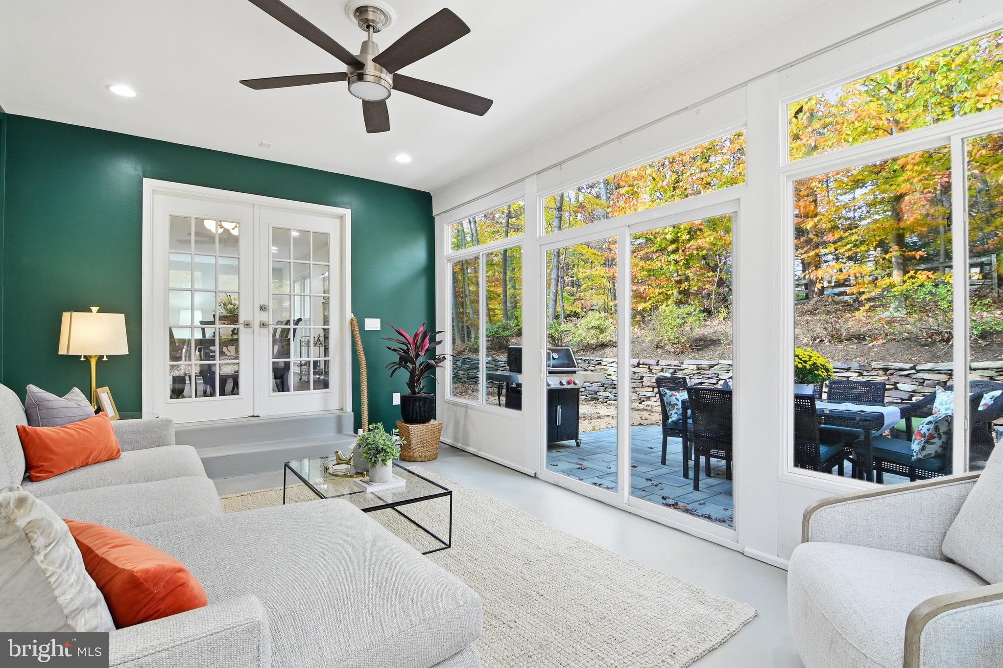 FAIRFAX STATION - Residential