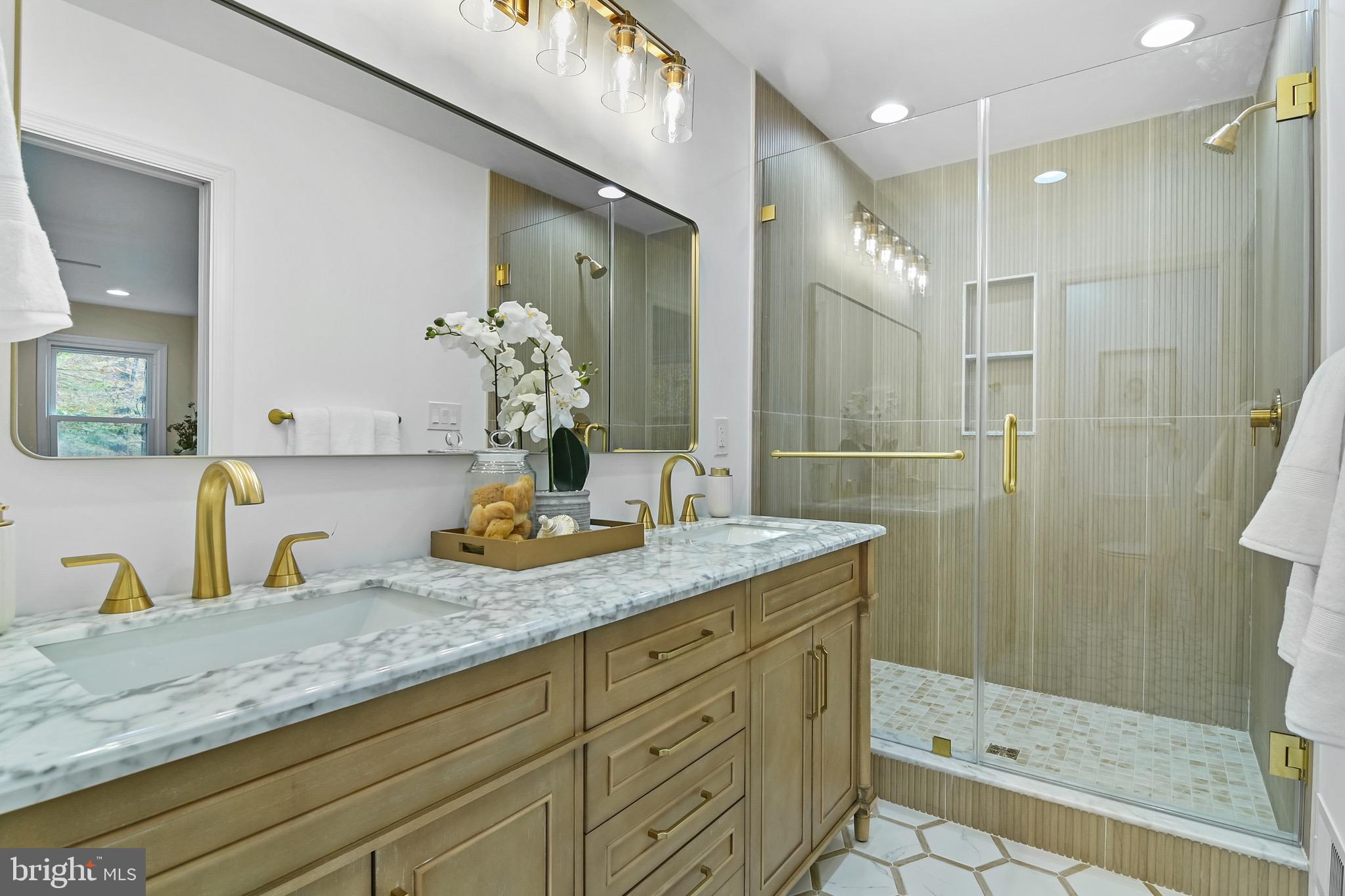 FAIRFAX STATION - Residential