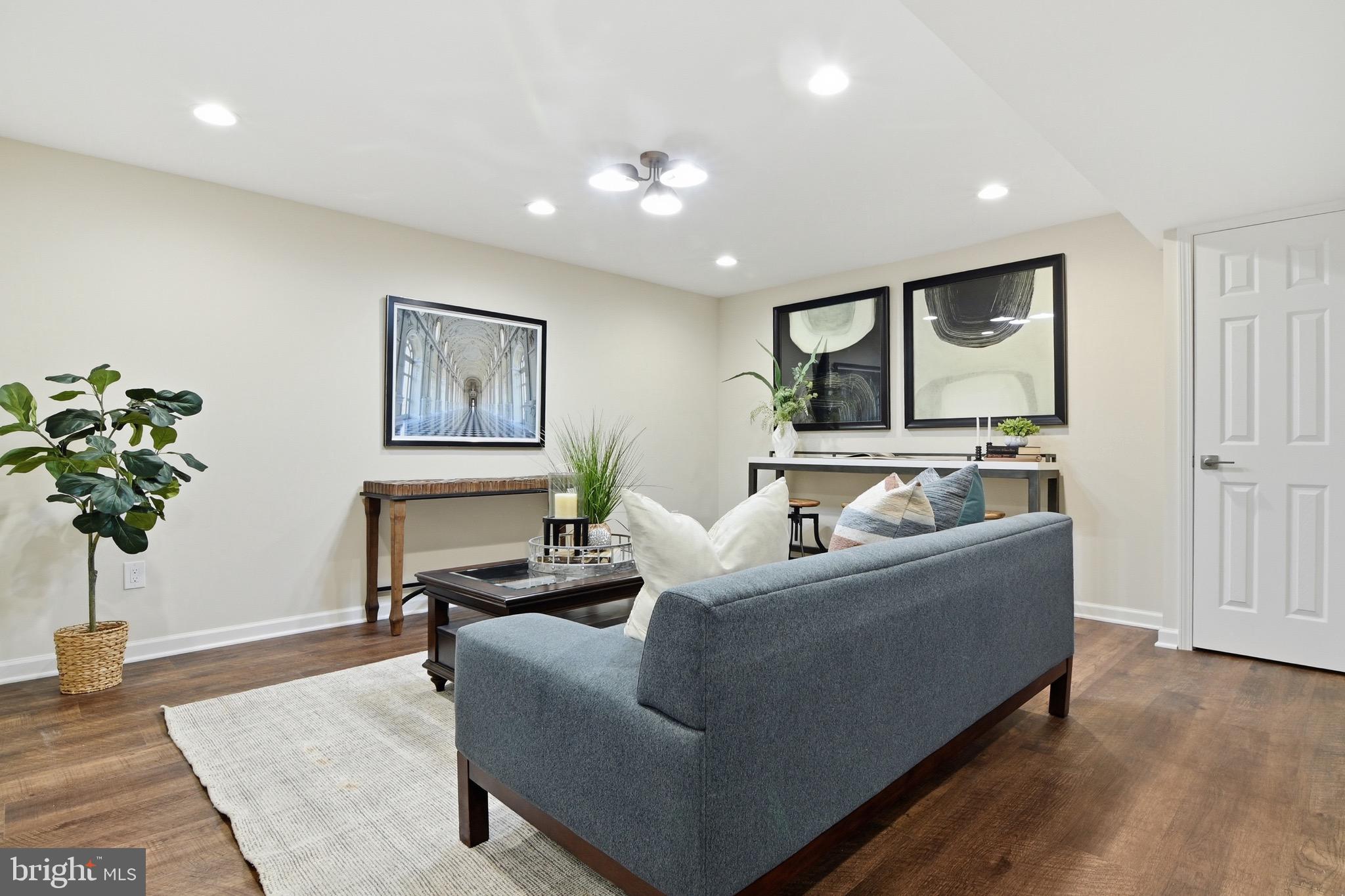 FAIRFAX STATION - Residential