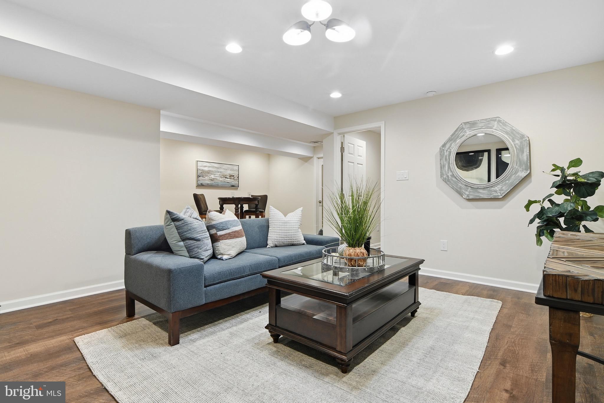 FAIRFAX STATION - Residential