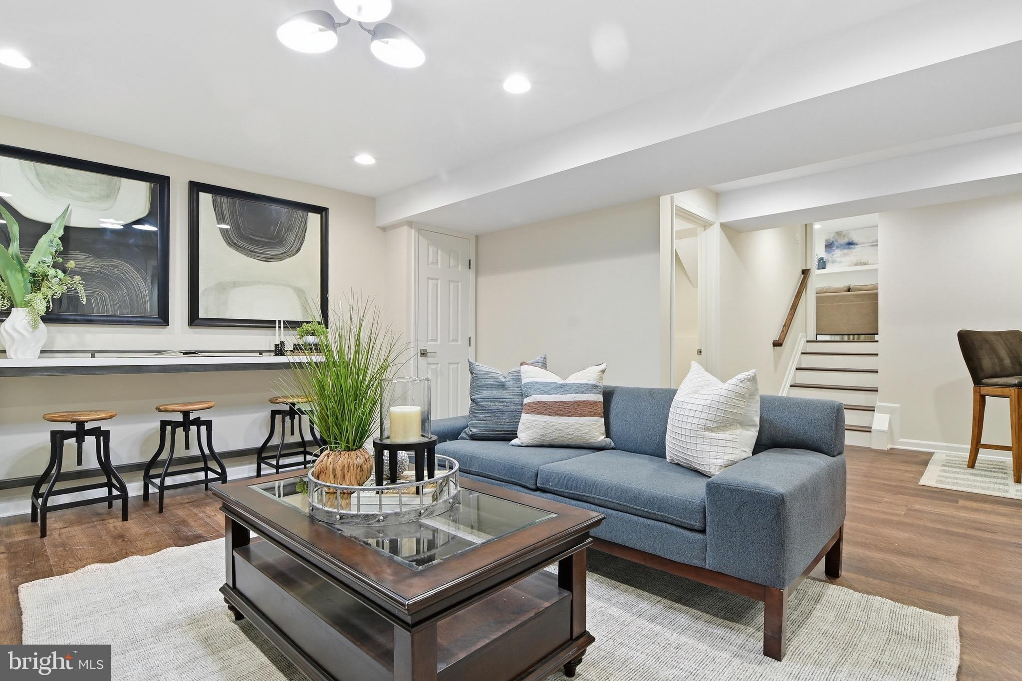 FAIRFAX STATION - Residential