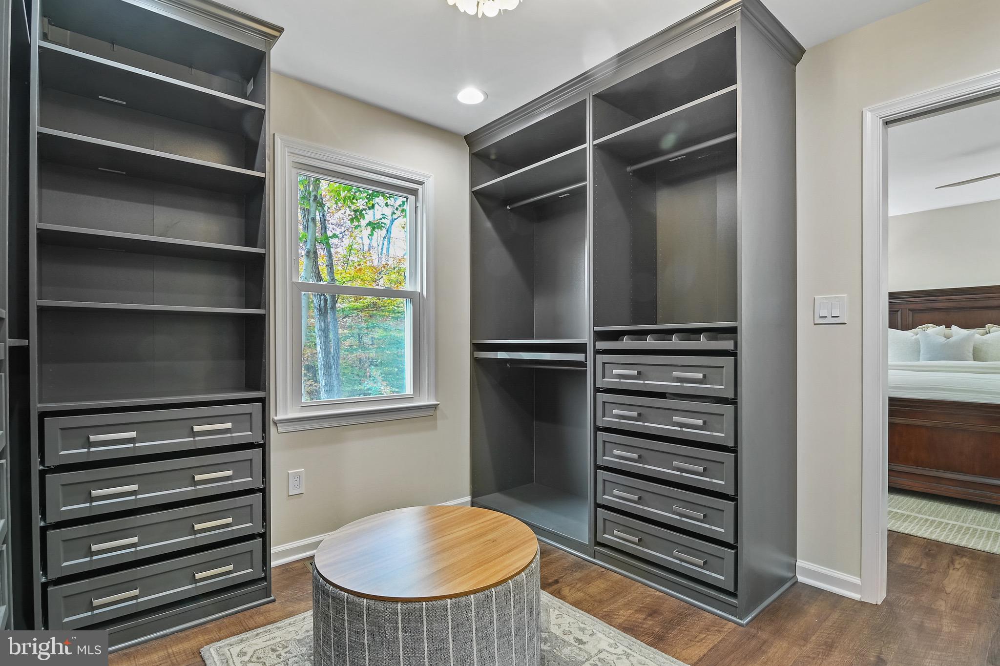 FAIRFAX STATION - Residential