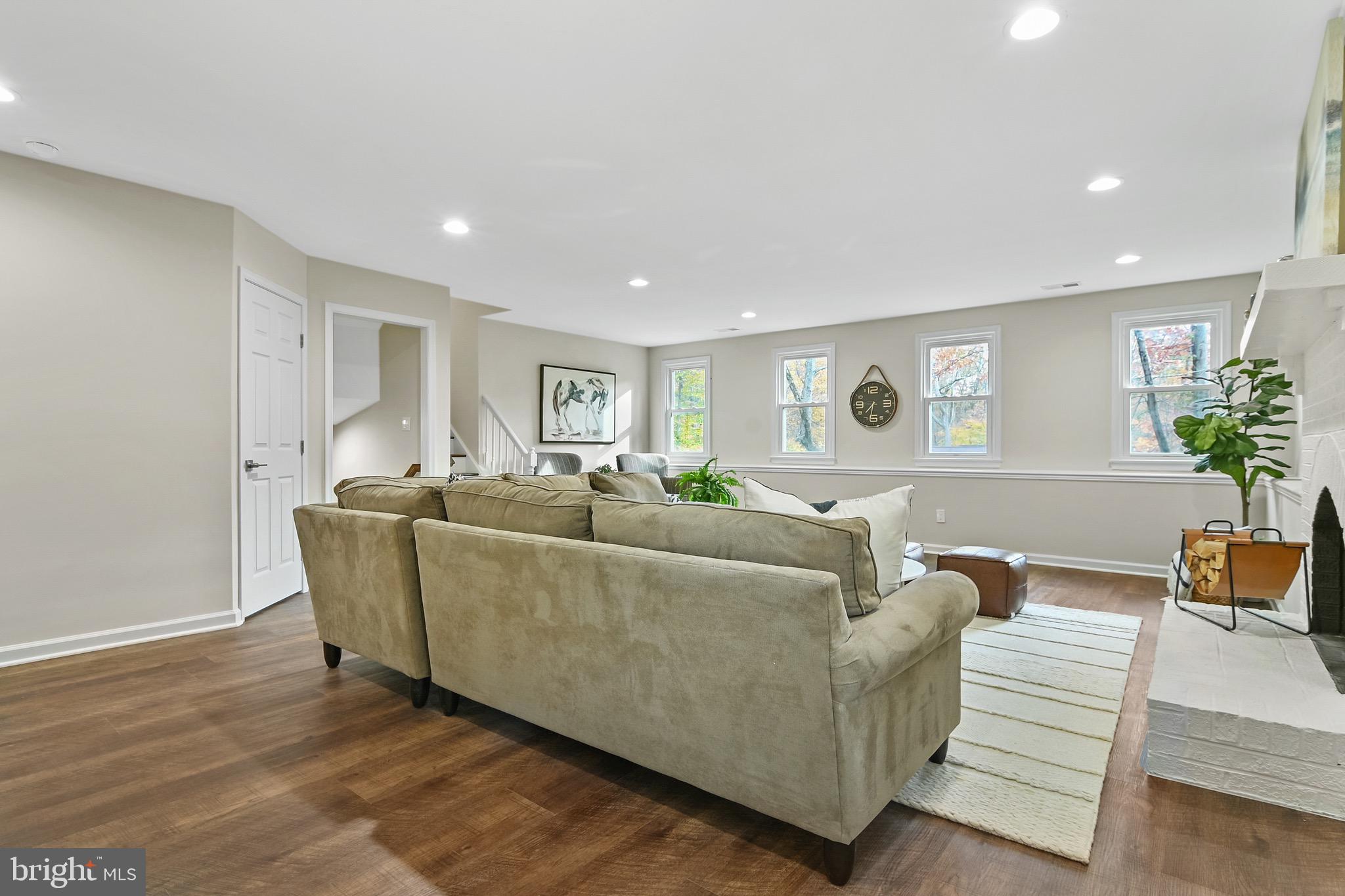 FAIRFAX STATION - Residential