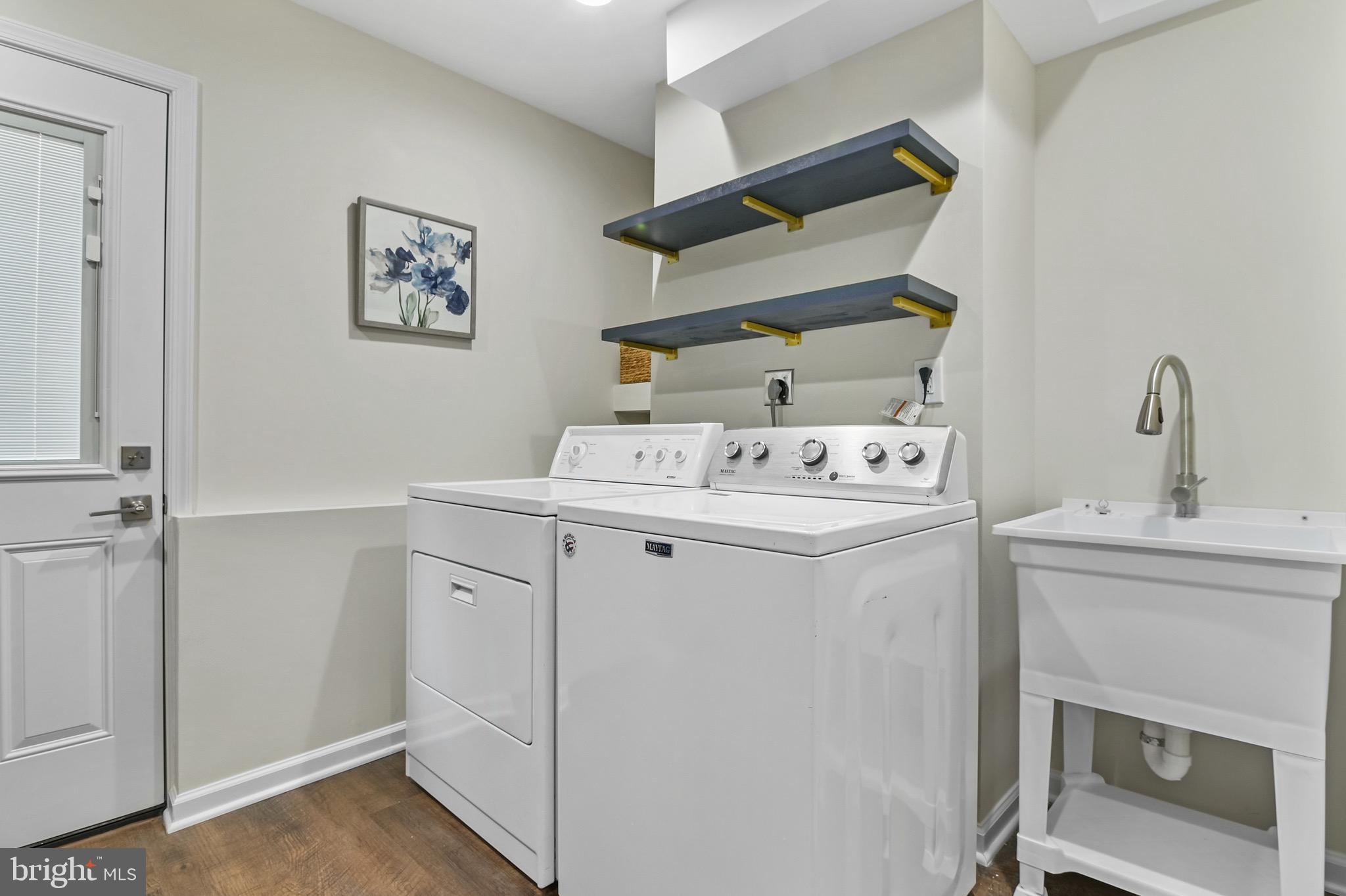 FAIRFAX STATION - Residential