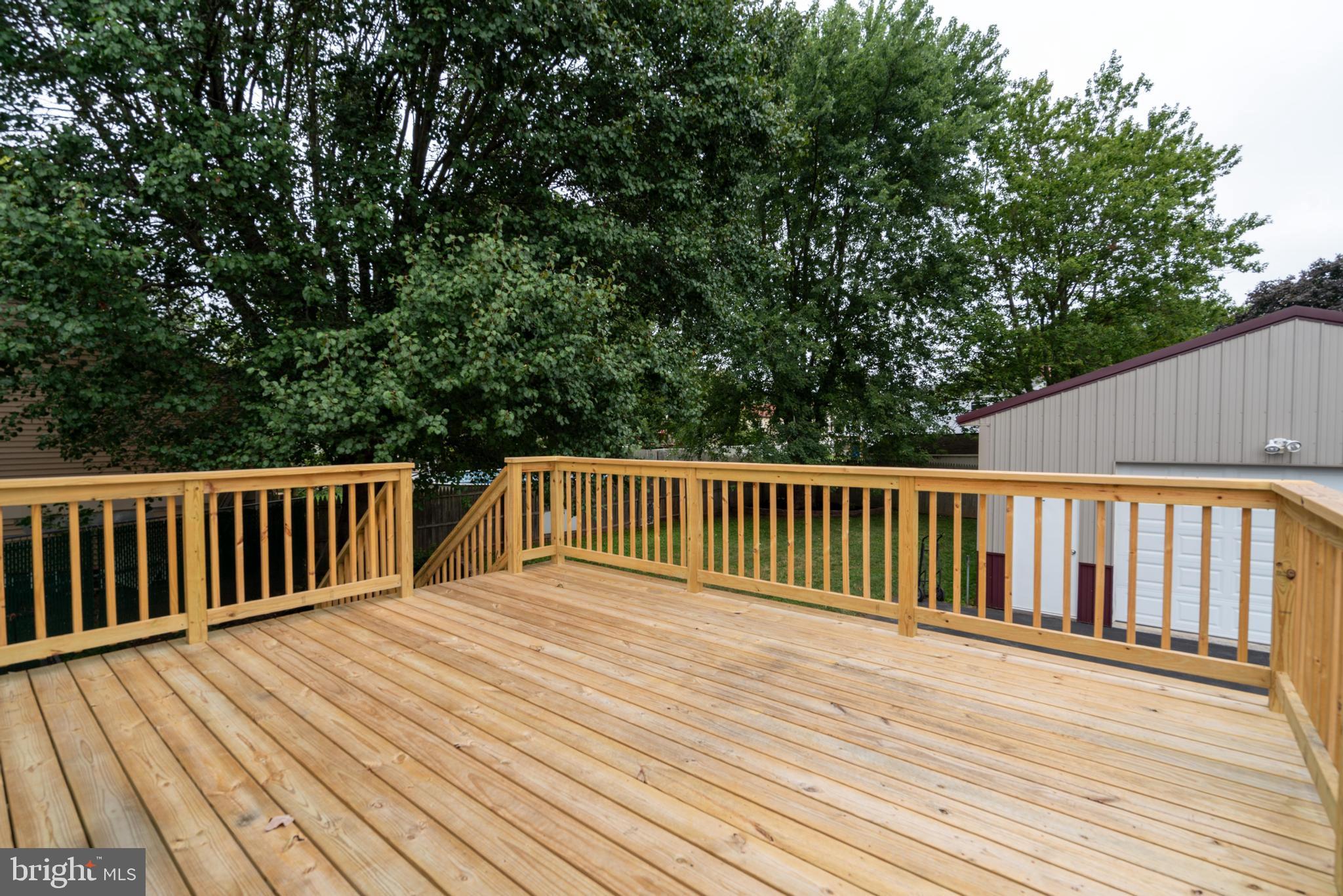 2 ZEPHYR COURT