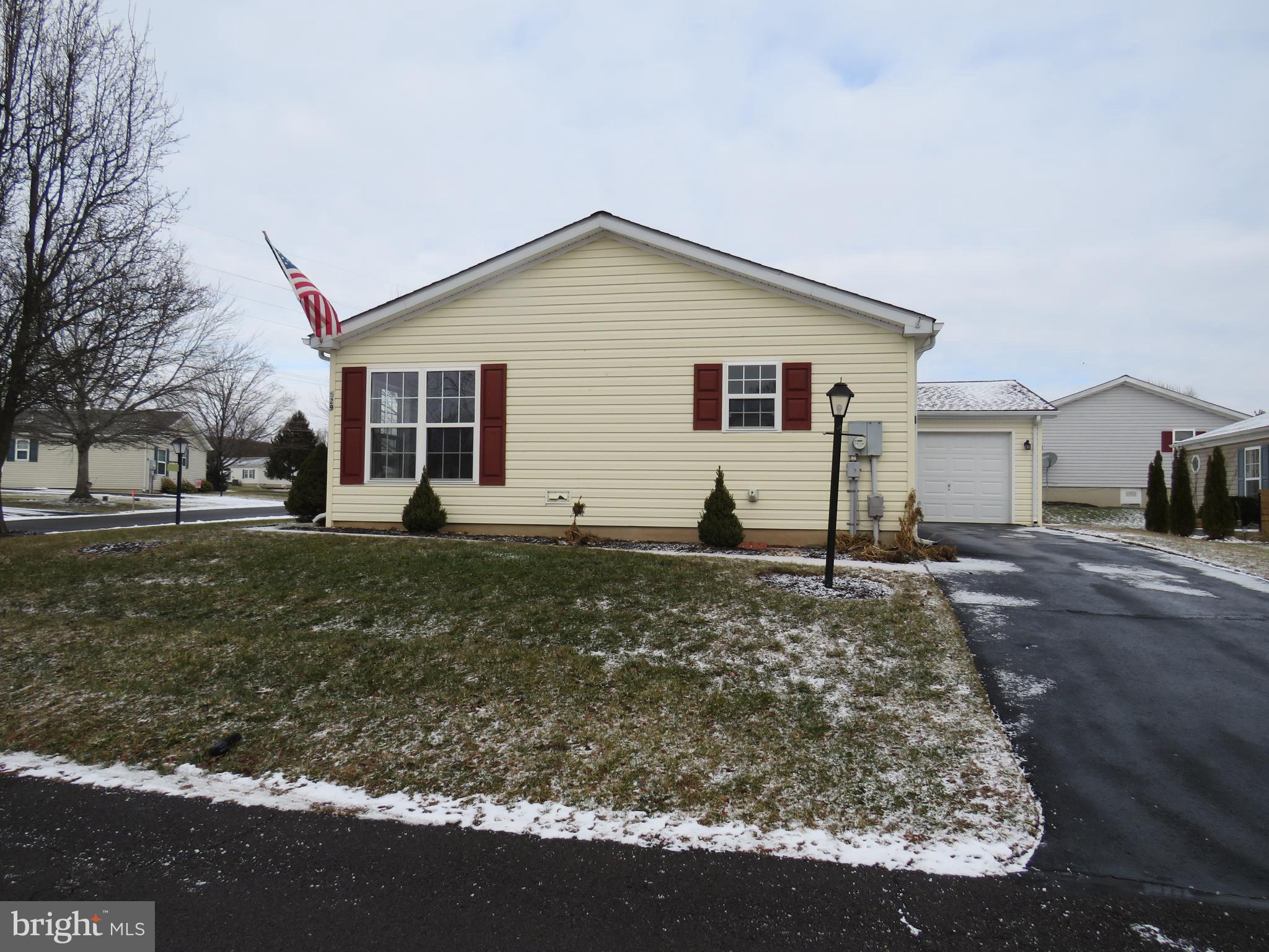 529 HONEYSUCKLE COURT