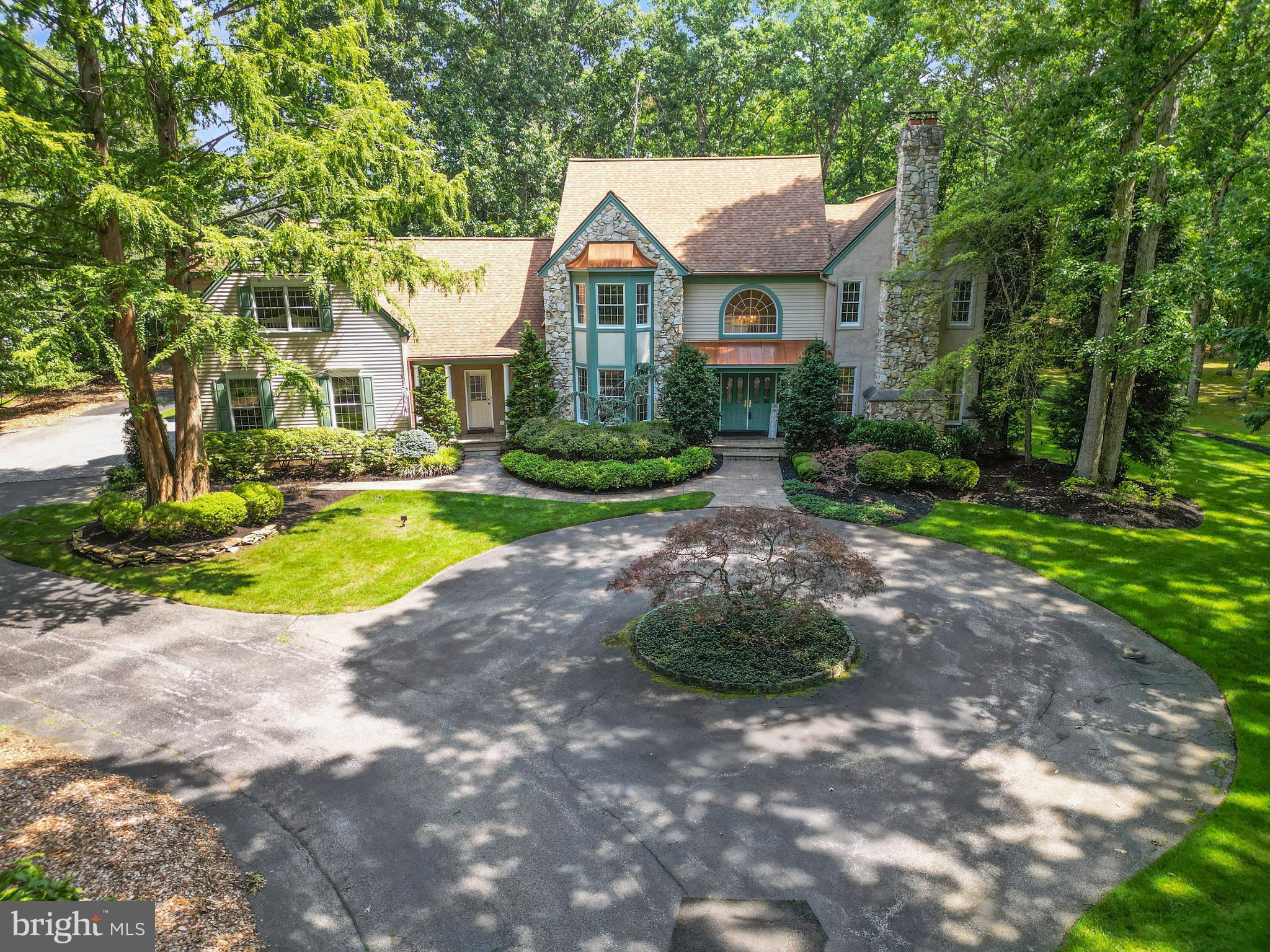 18 STONY CREEK COURT