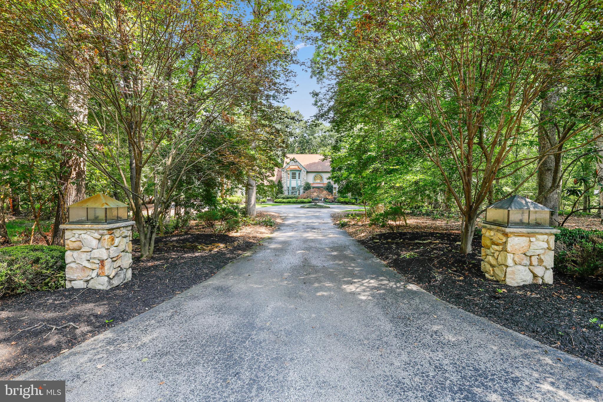 18 STONY CREEK COURT