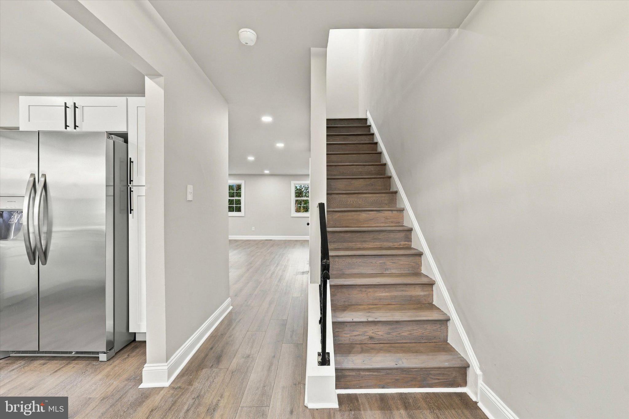 1552 ROOSEVELT DRIVE