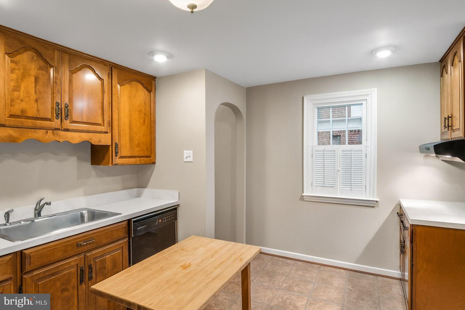 1036 SMITH HILL ROAD