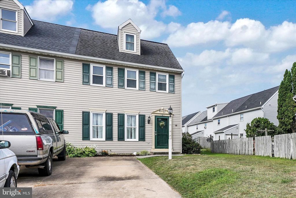 Photo of 101 GARRETT CIR, EPHRATA, PA 17522 (MLS # PALA2039550)