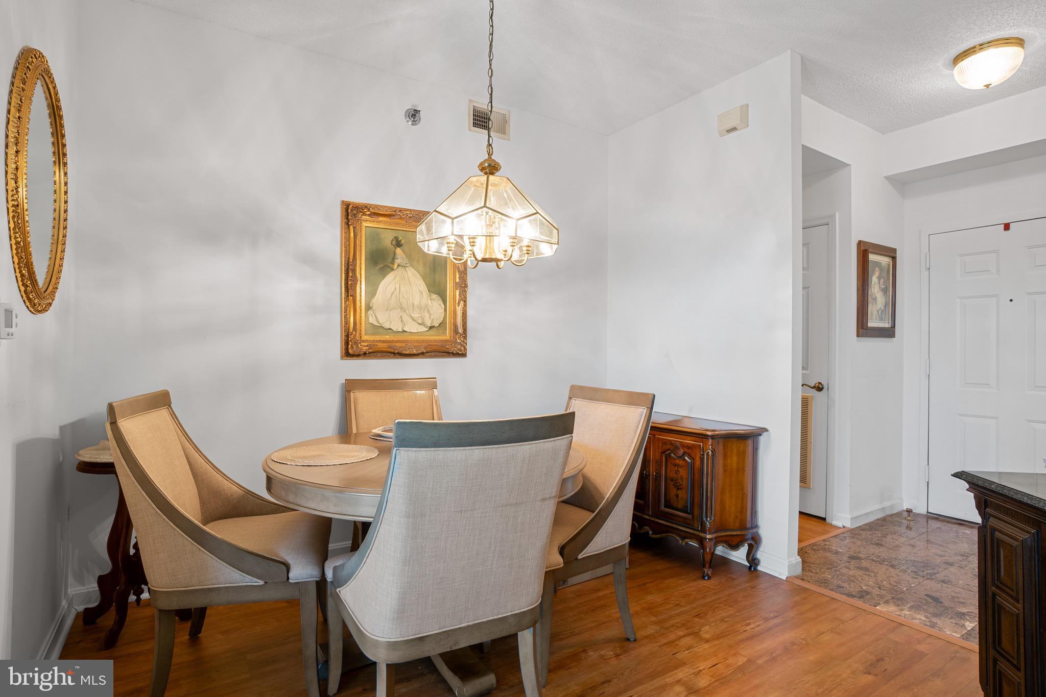 TURNBERRY COURTS AT LEIS - Residential