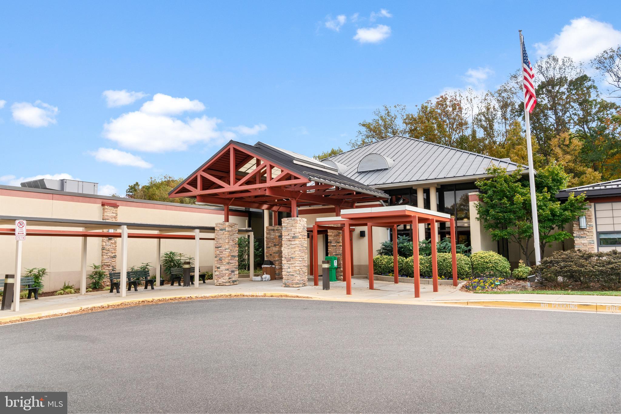 TURNBERRY COURTS AT LEIS - Residential