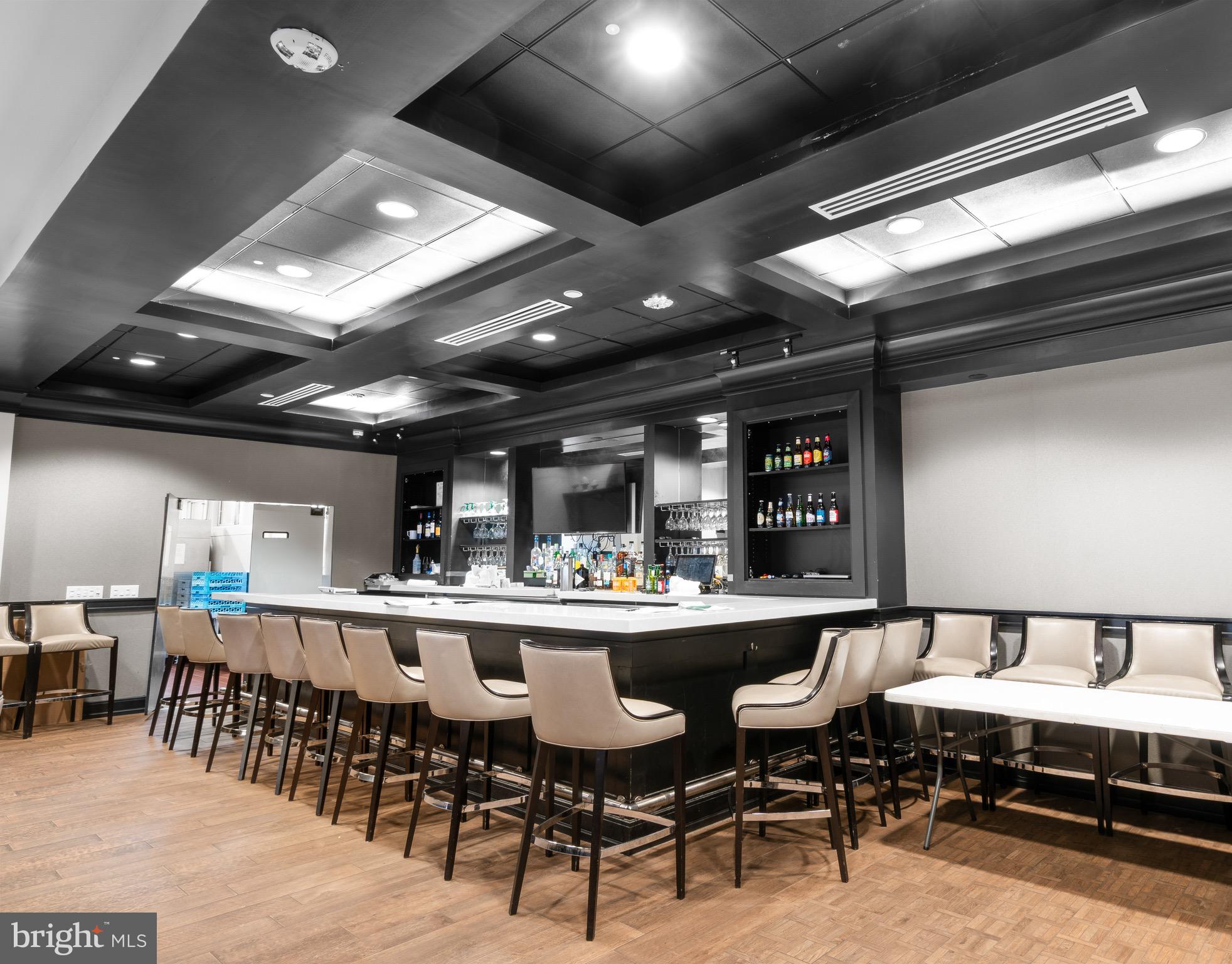 TURNBERRY COURTS AT LEIS - Residential