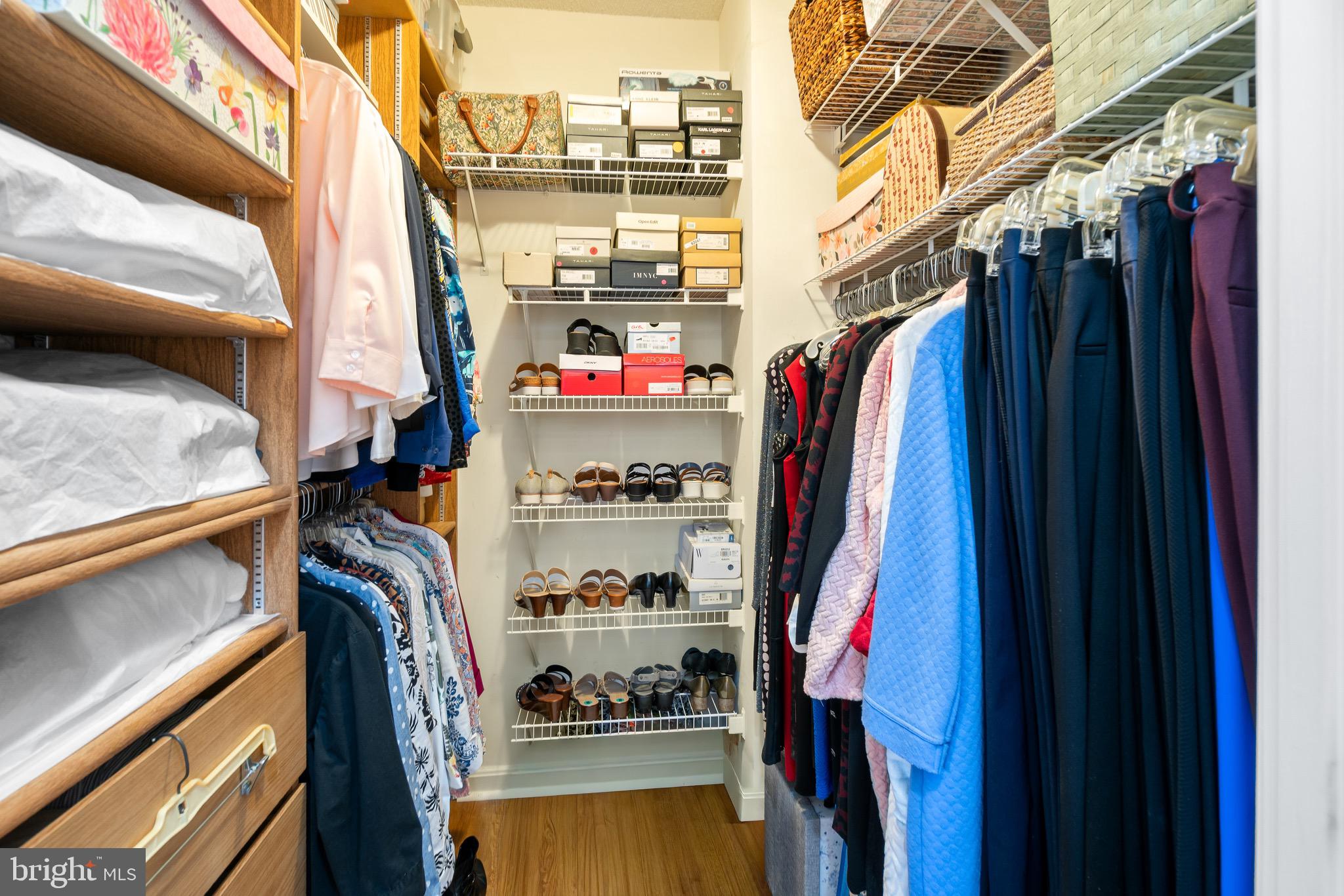 TURNBERRY COURTS AT LEIS - Residential