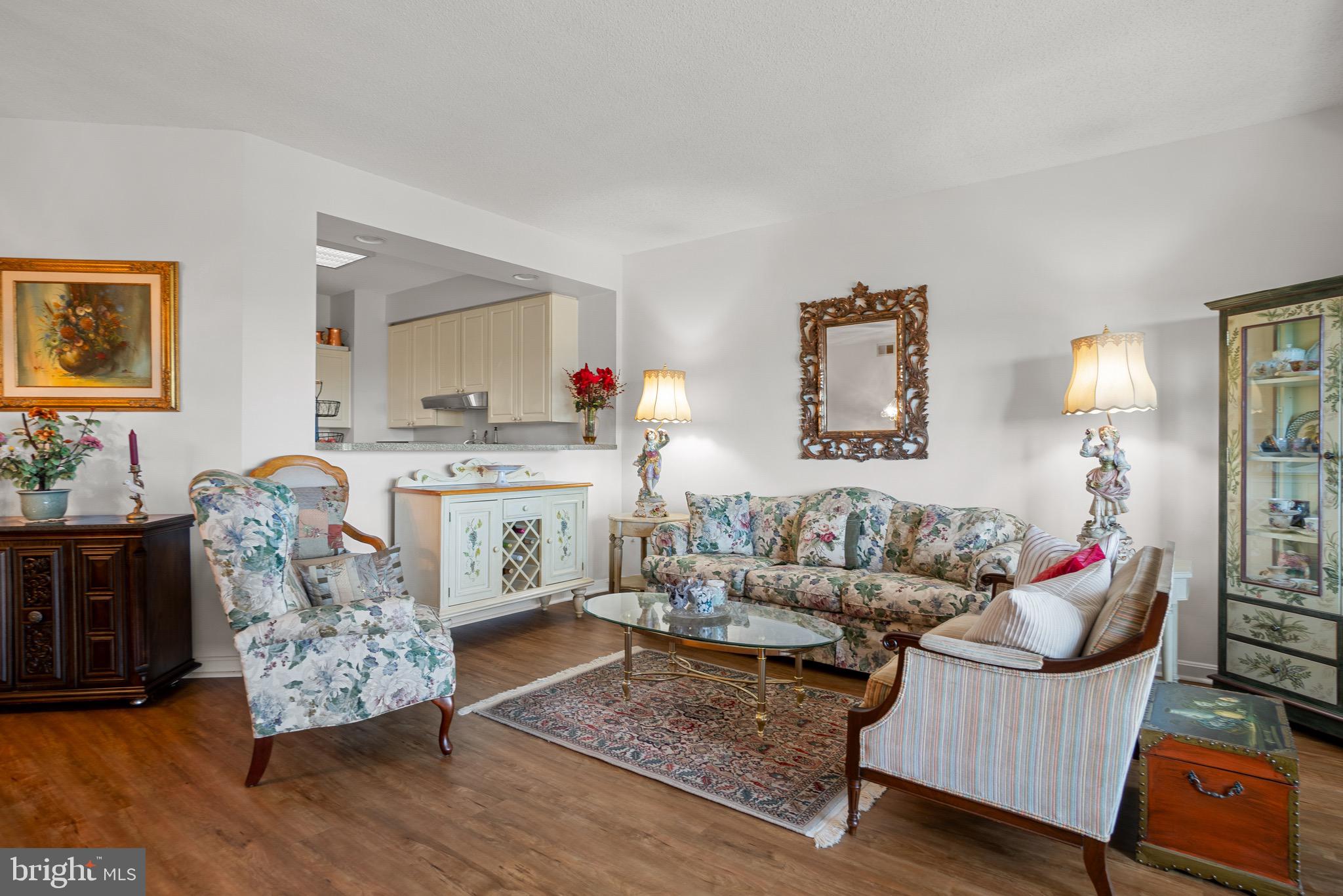 TURNBERRY COURTS AT LEIS - Residential