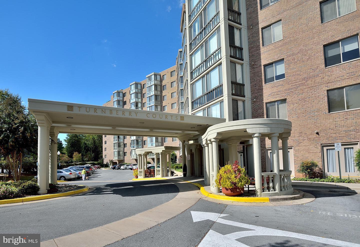 TURNBERRY COURTS AT LEIS - Residential