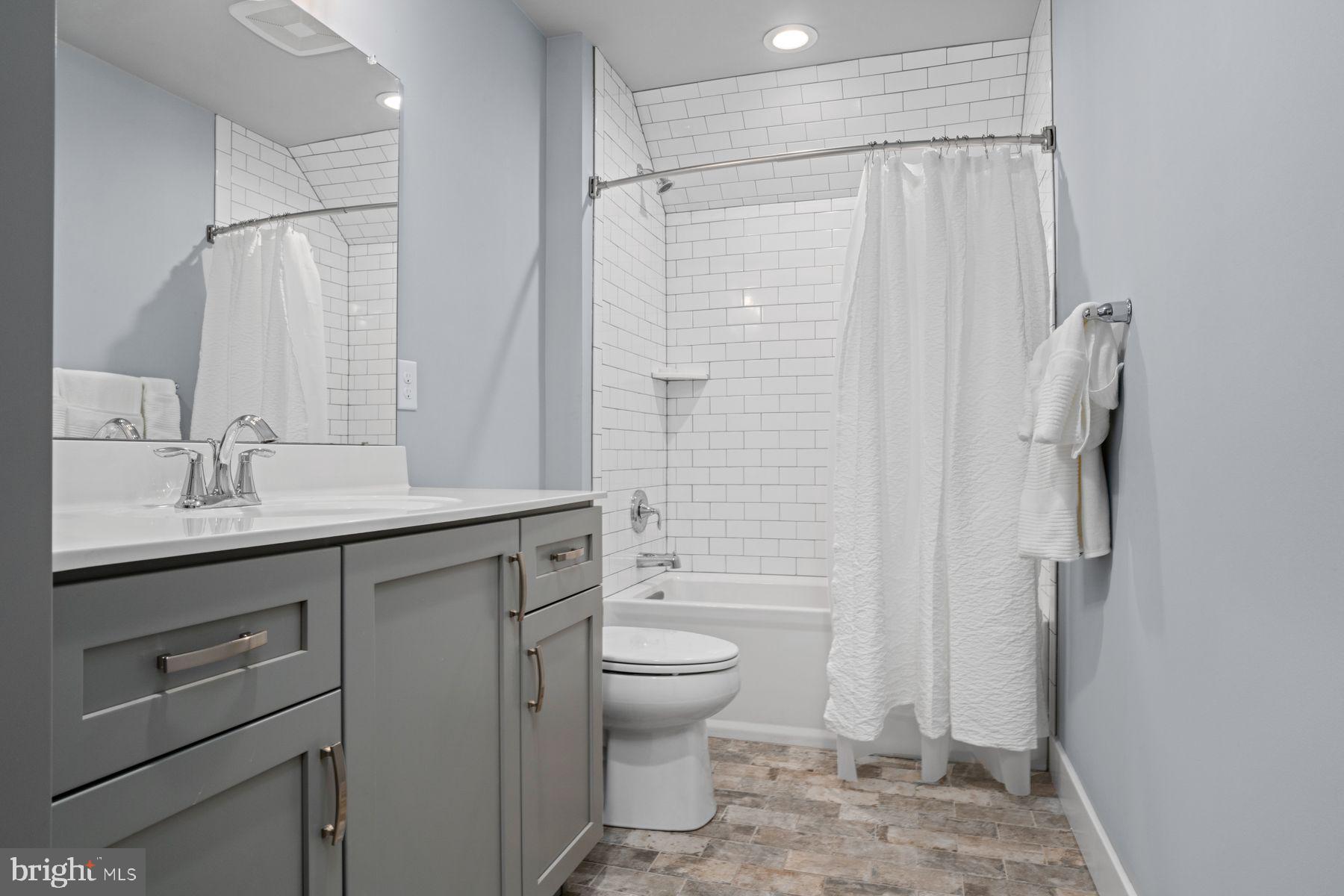 DOYLESTOWN BORO - Residential