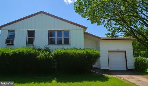 13 KINGSBRIDGE DRIVE BURLINGTON NJ 08016