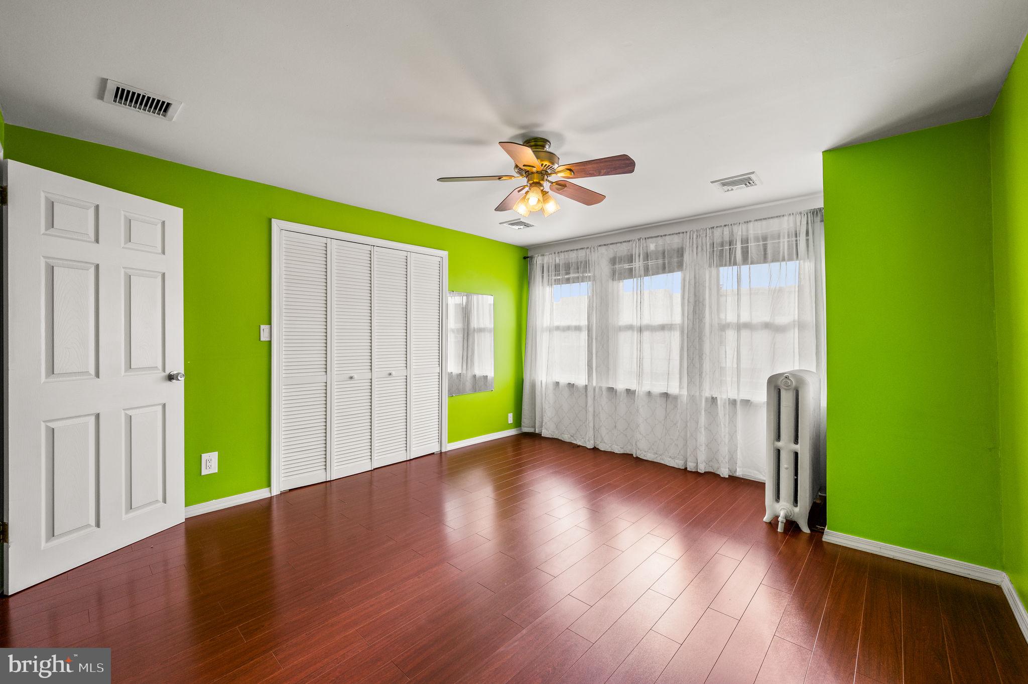 BRIDESBURG - Residential