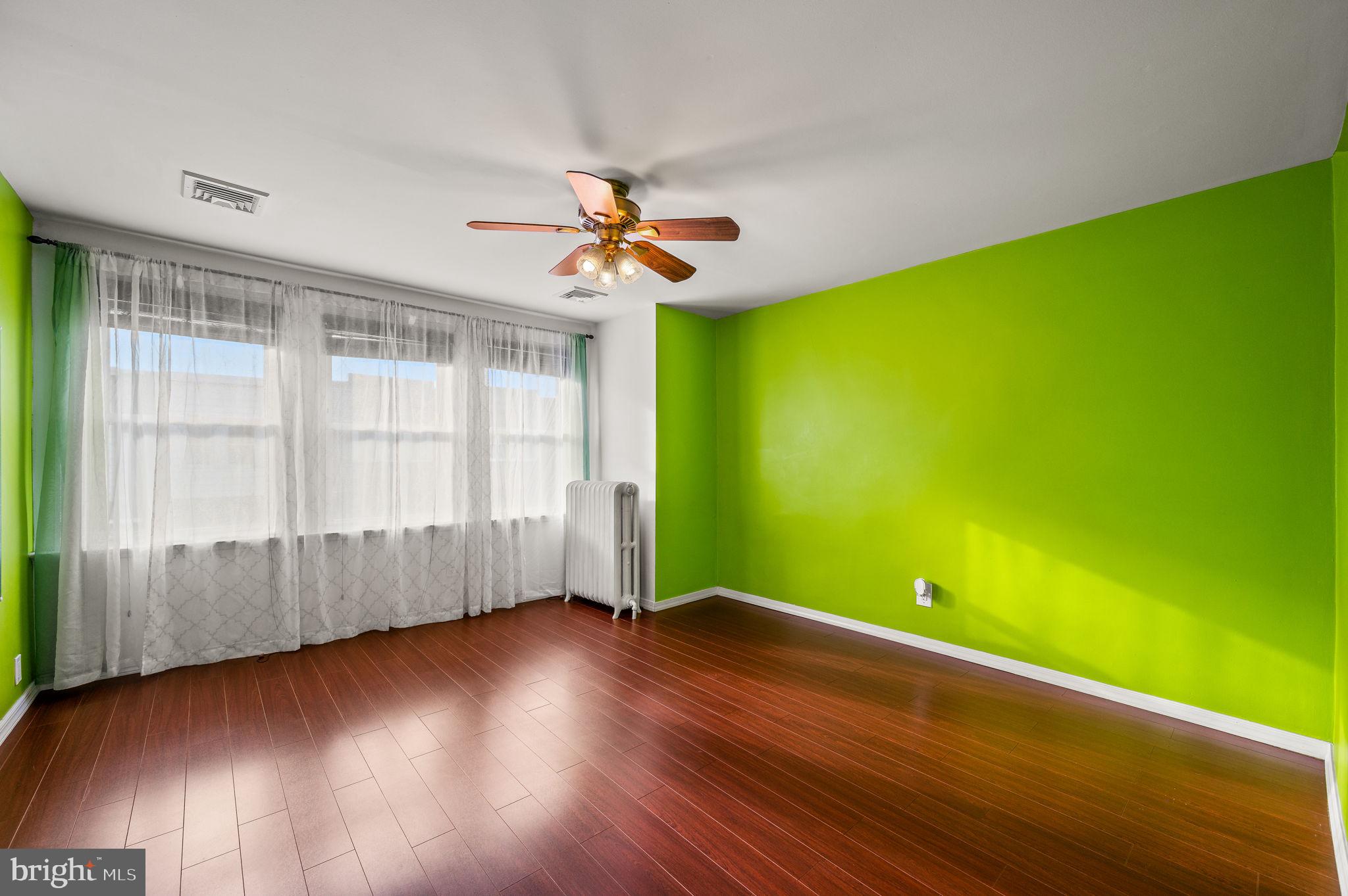 BRIDESBURG - Residential