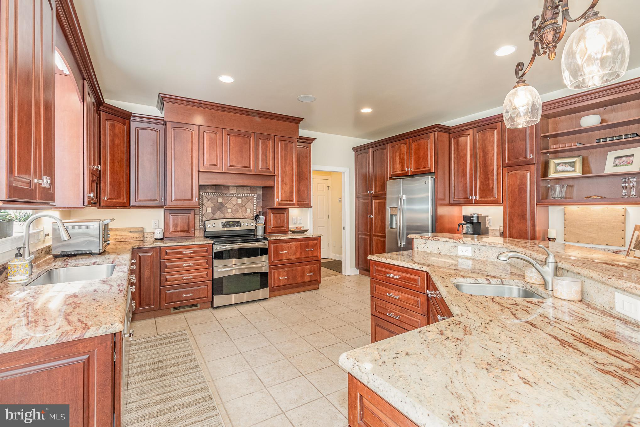 WILLOW LAKE - Residential