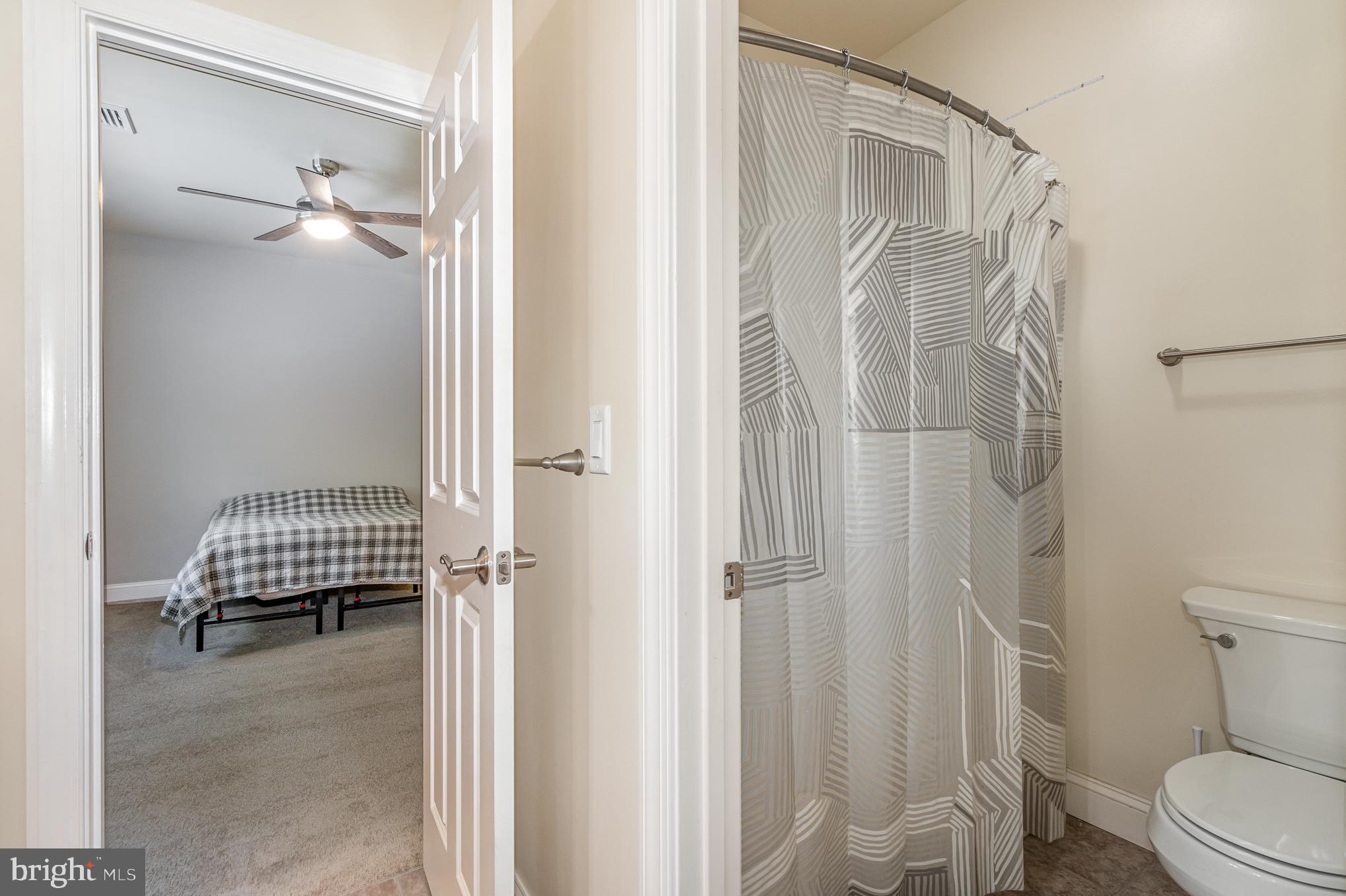 WILLOW LAKE - Residential