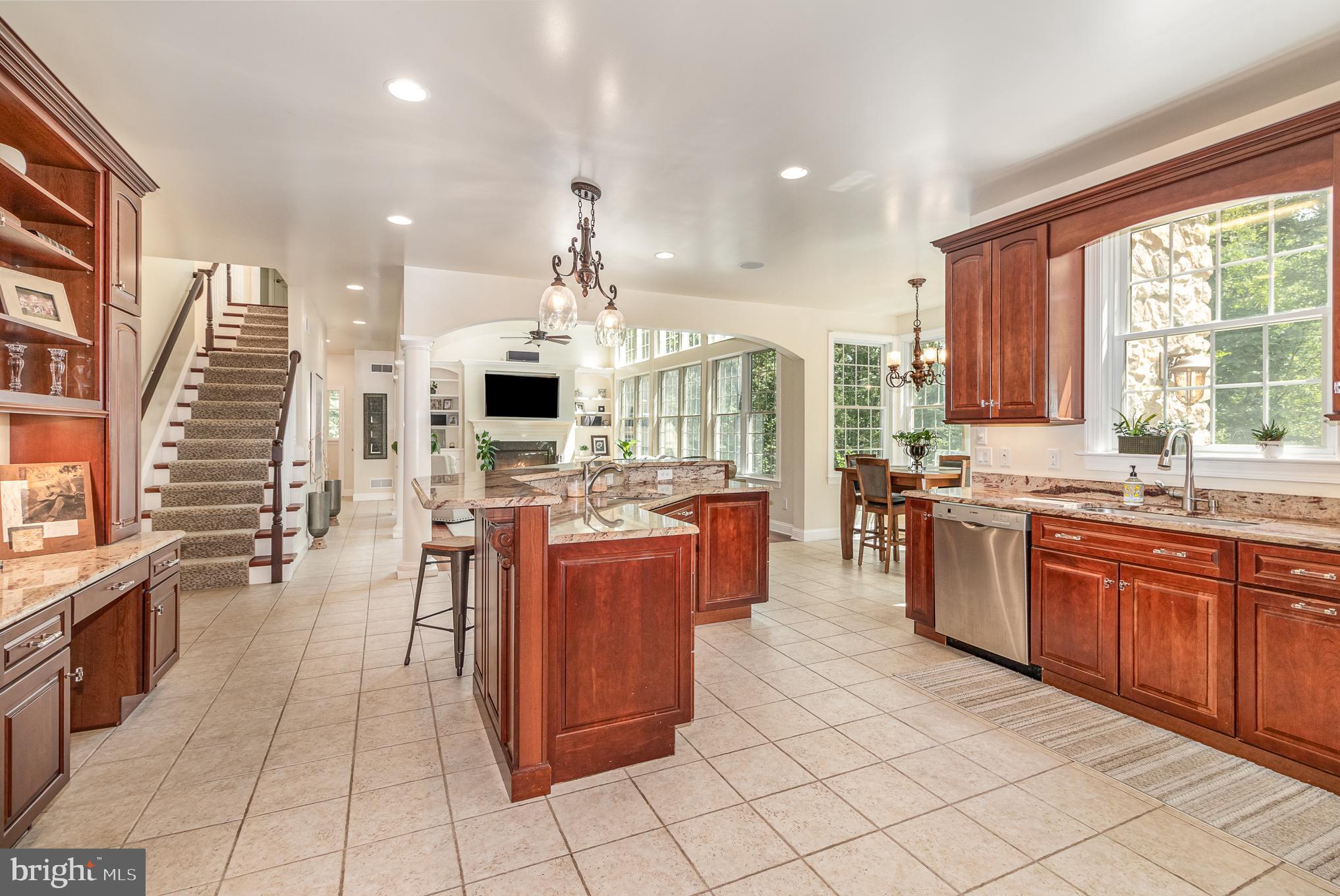 WILLOW LAKE - Residential