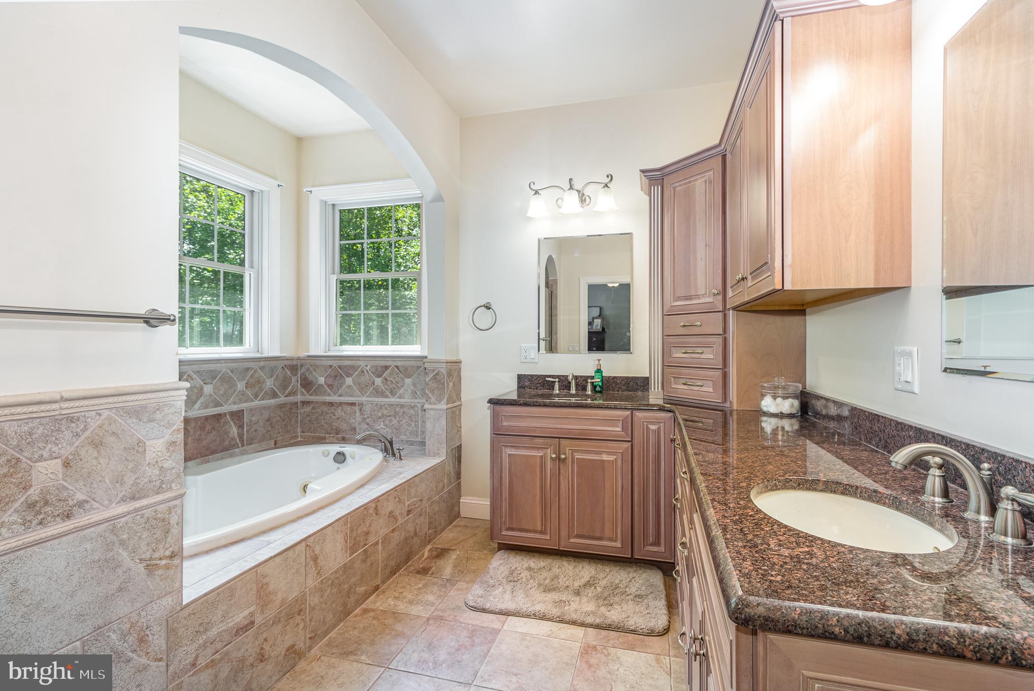 WILLOW LAKE - Residential