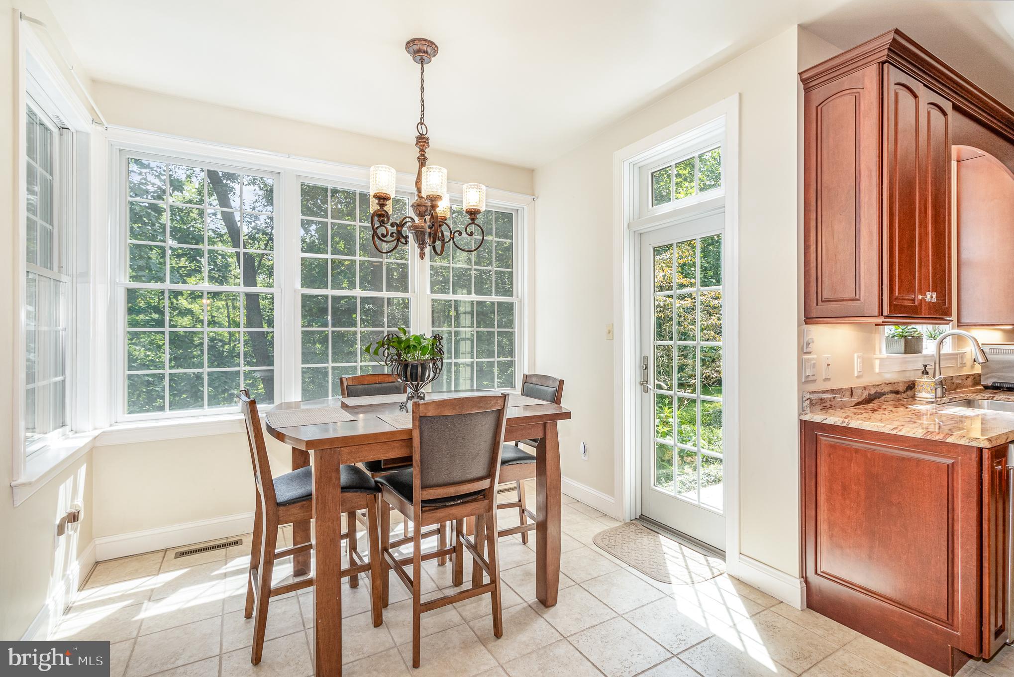 WILLOW LAKE - Residential