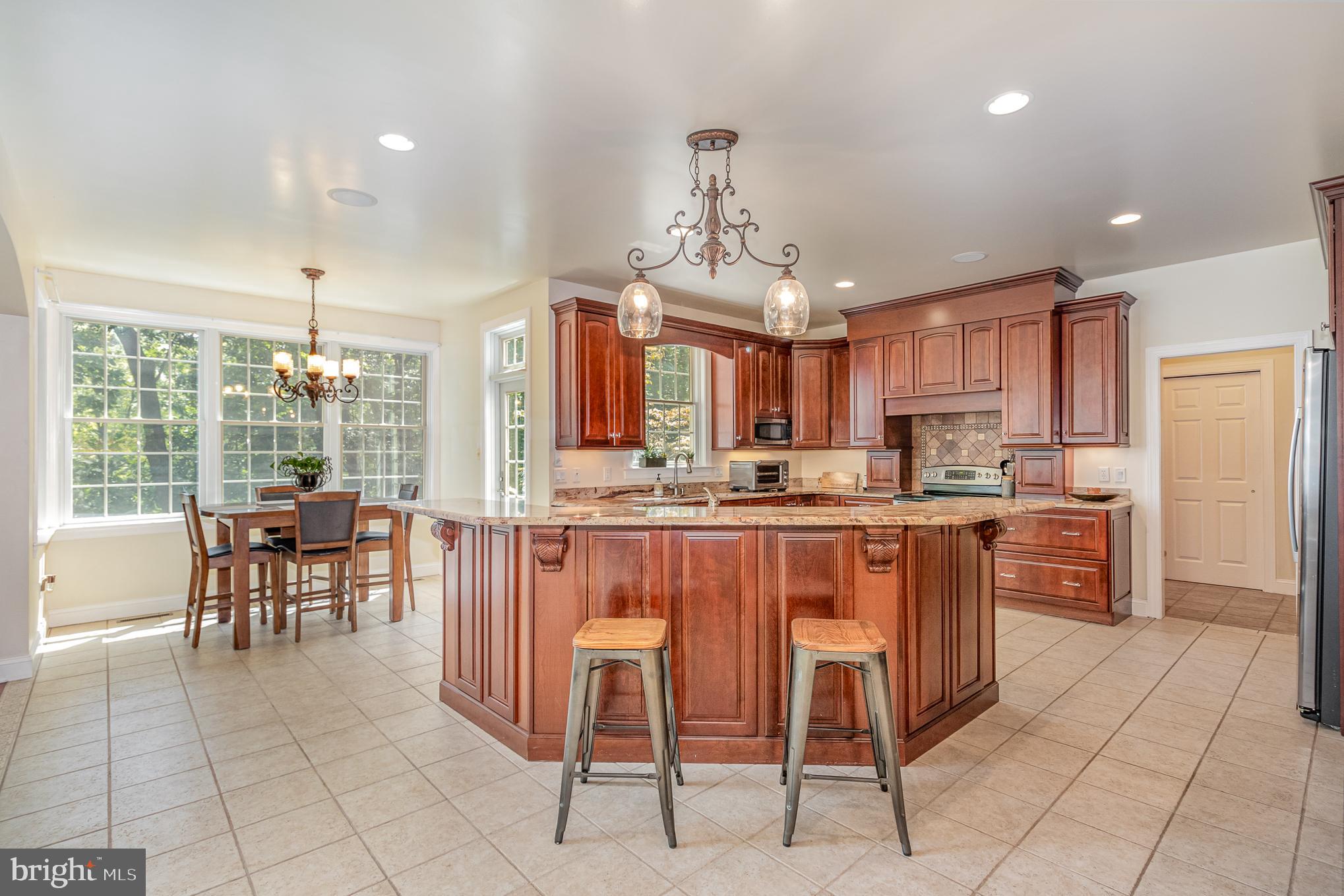 WILLOW LAKE - Residential