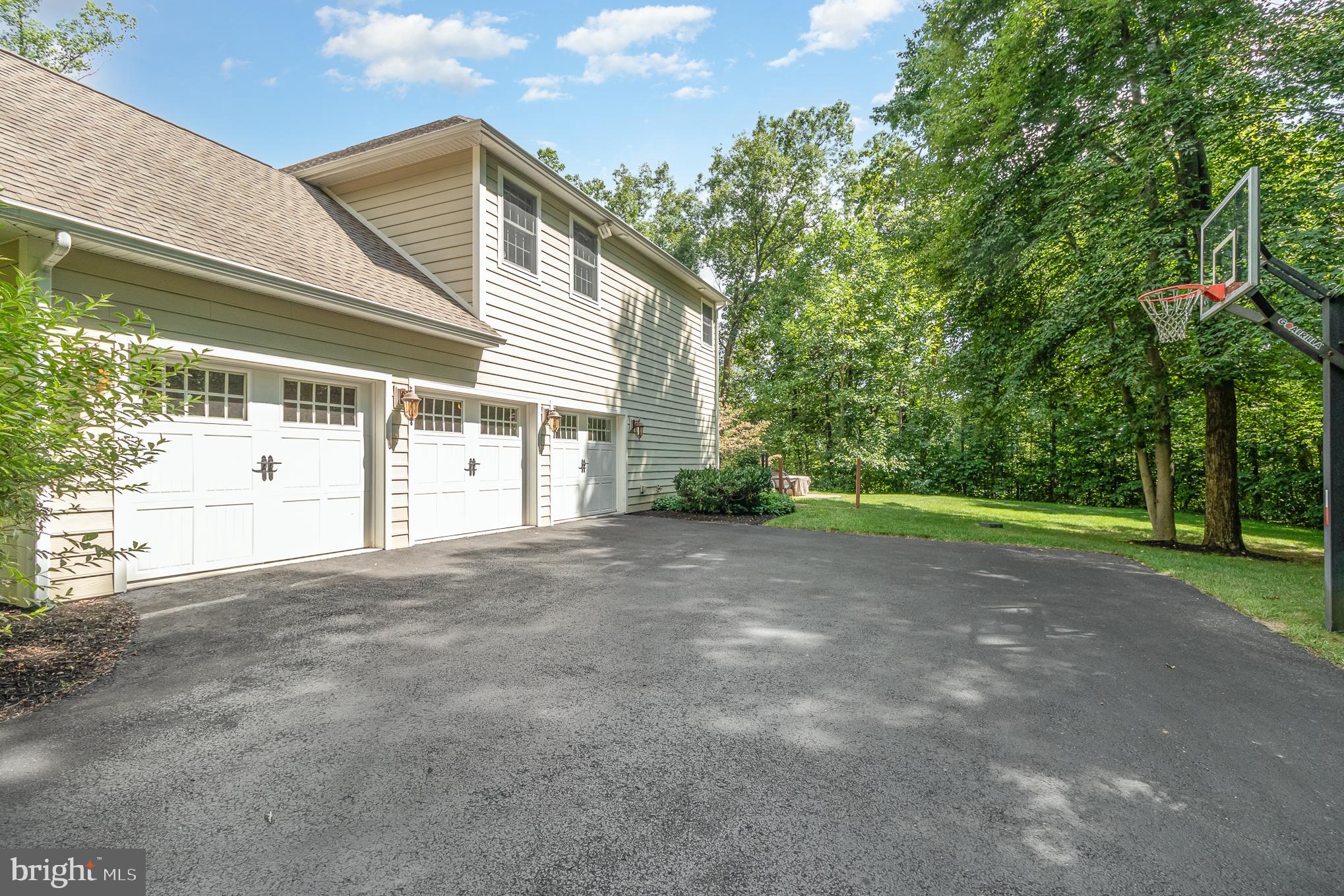 WILLOW LAKE - Residential