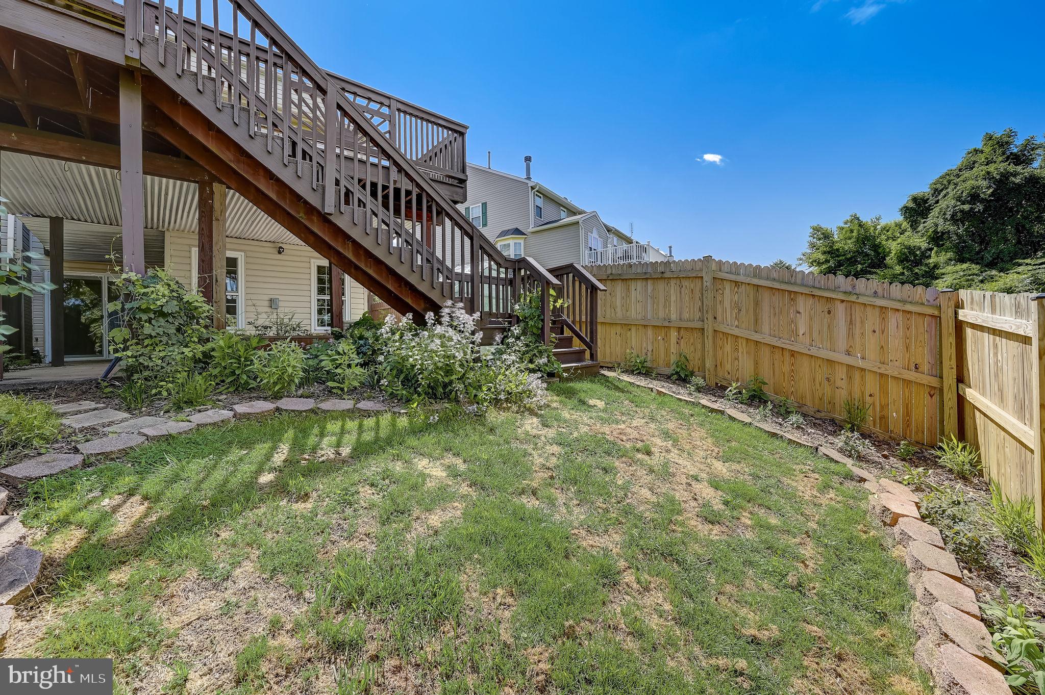 CONSTANT FRIENDSHIP - Residential