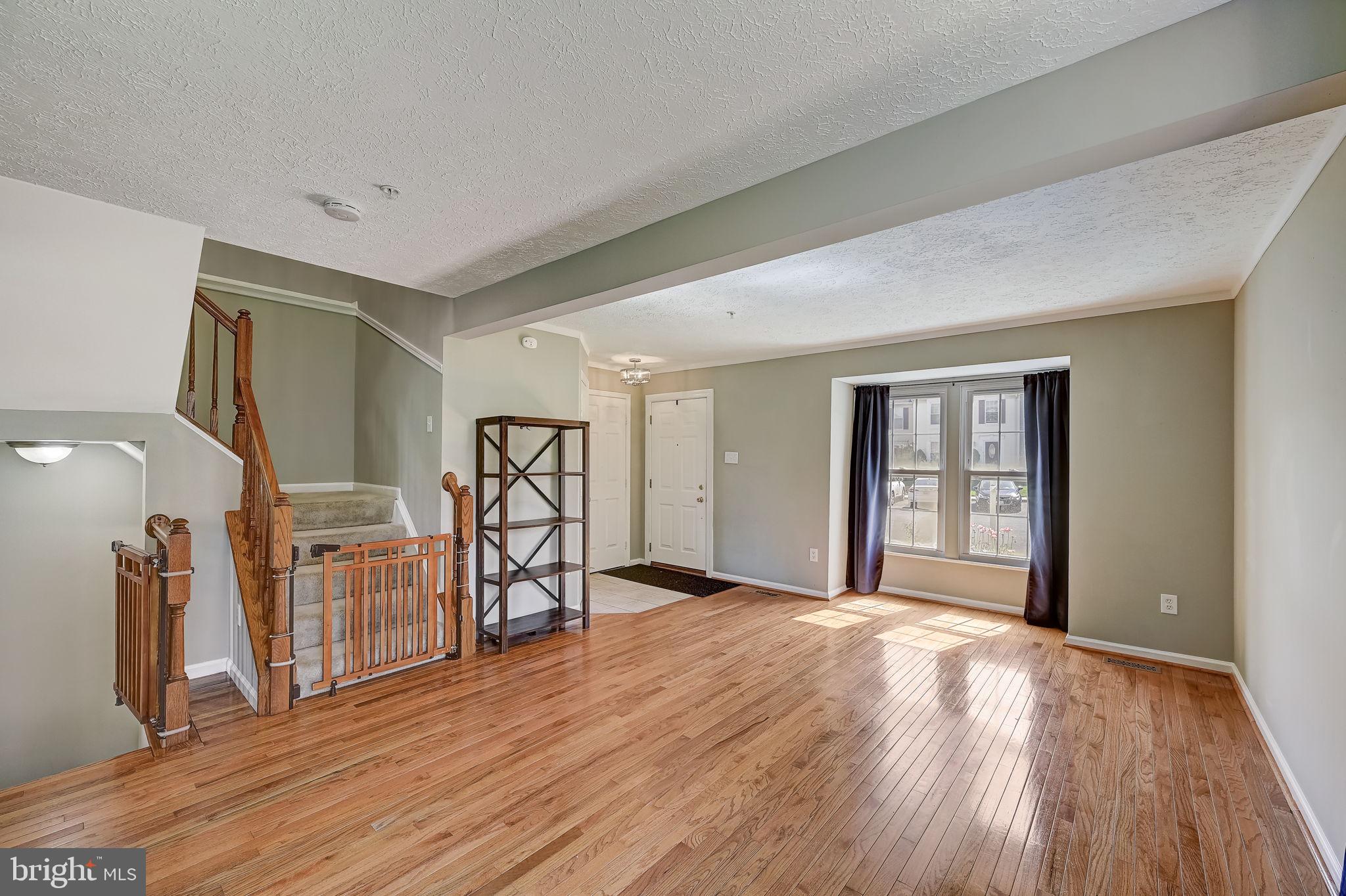 CONSTANT FRIENDSHIP - Residential