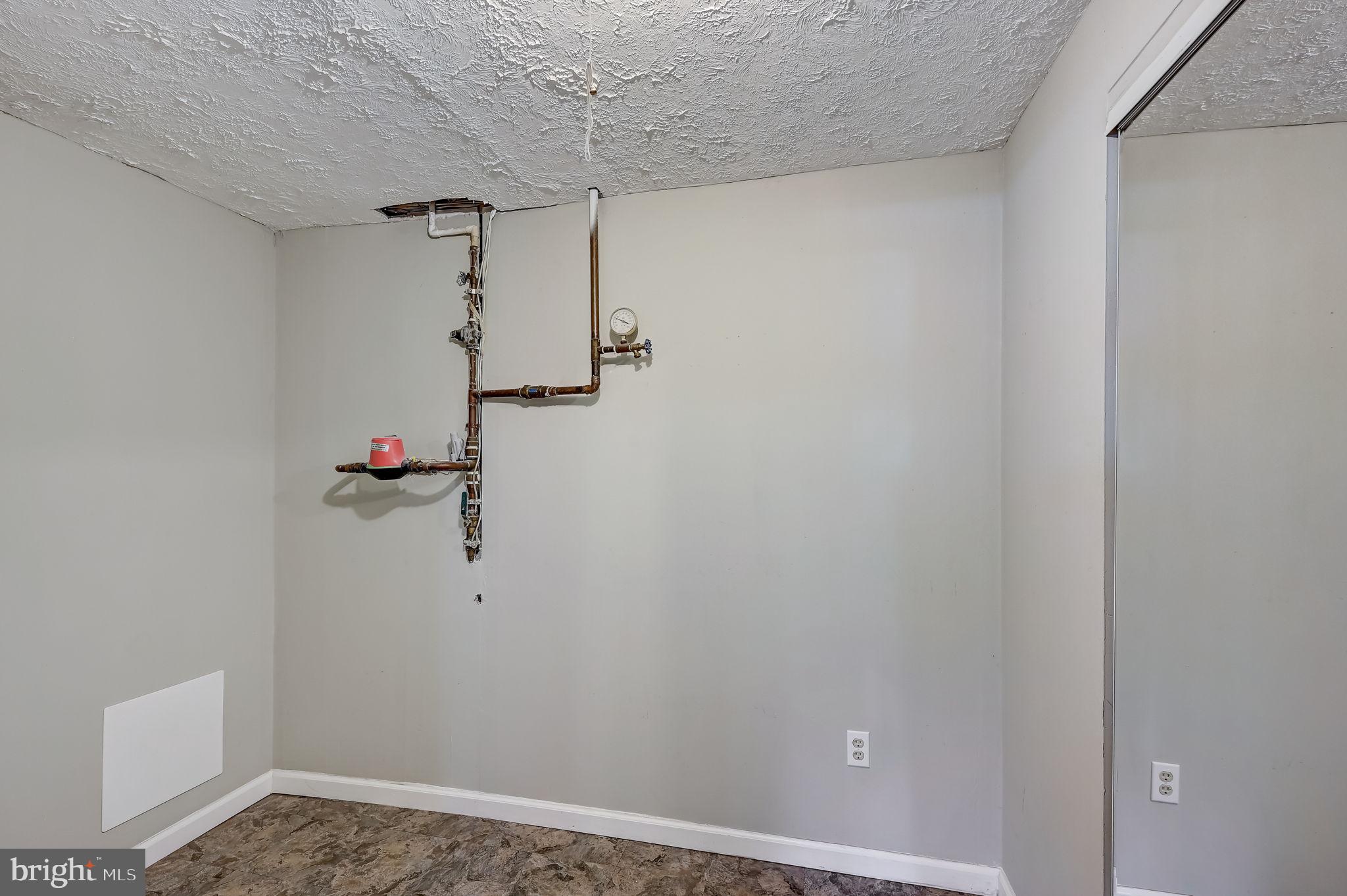 CONSTANT FRIENDSHIP - Residential