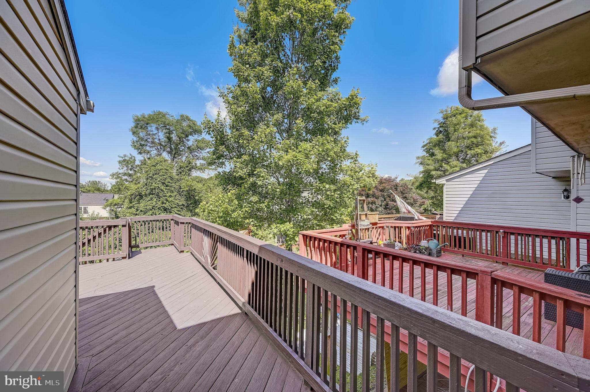 CONSTANT FRIENDSHIP - Residential