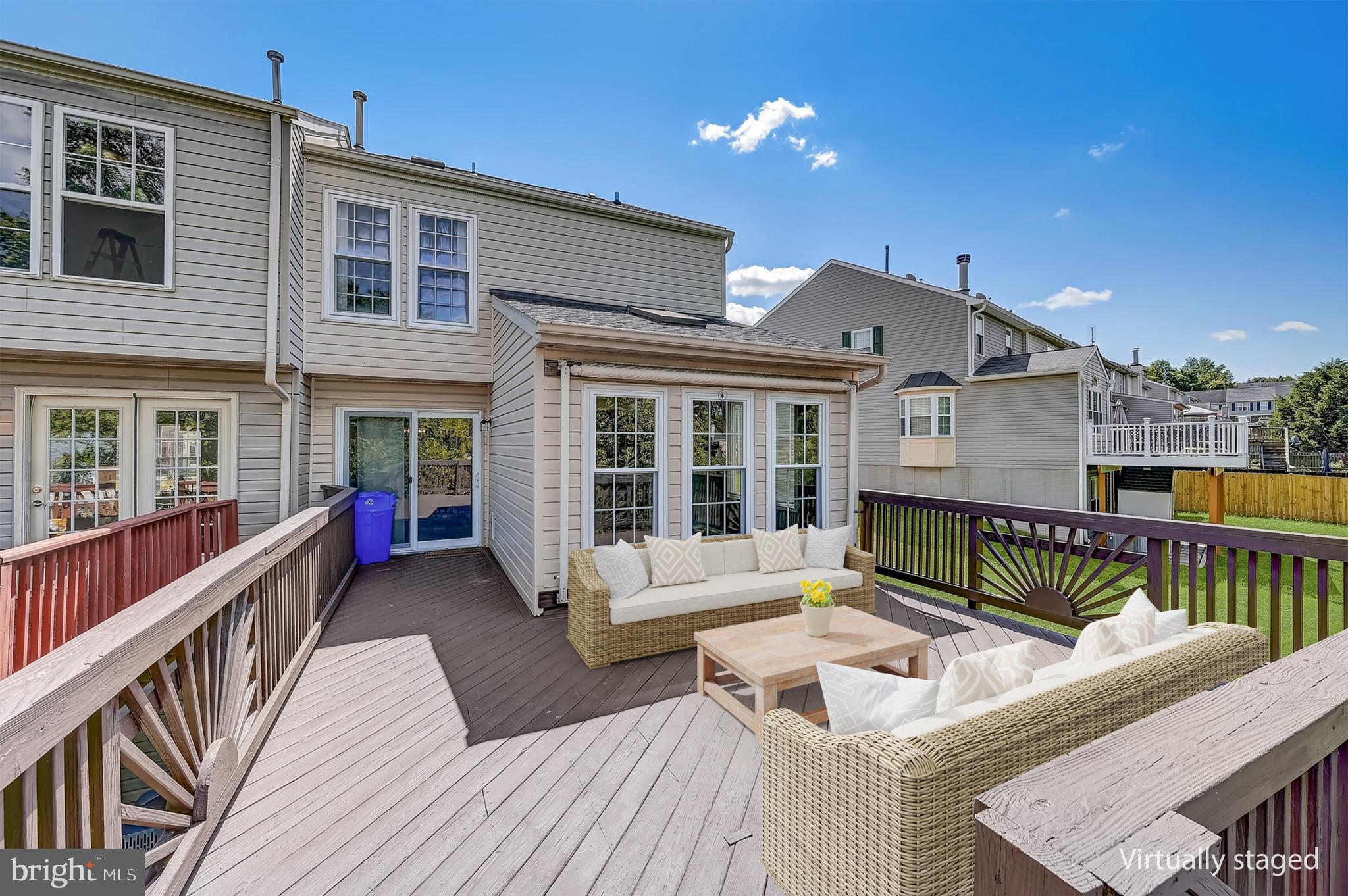 CONSTANT FRIENDSHIP - Residential