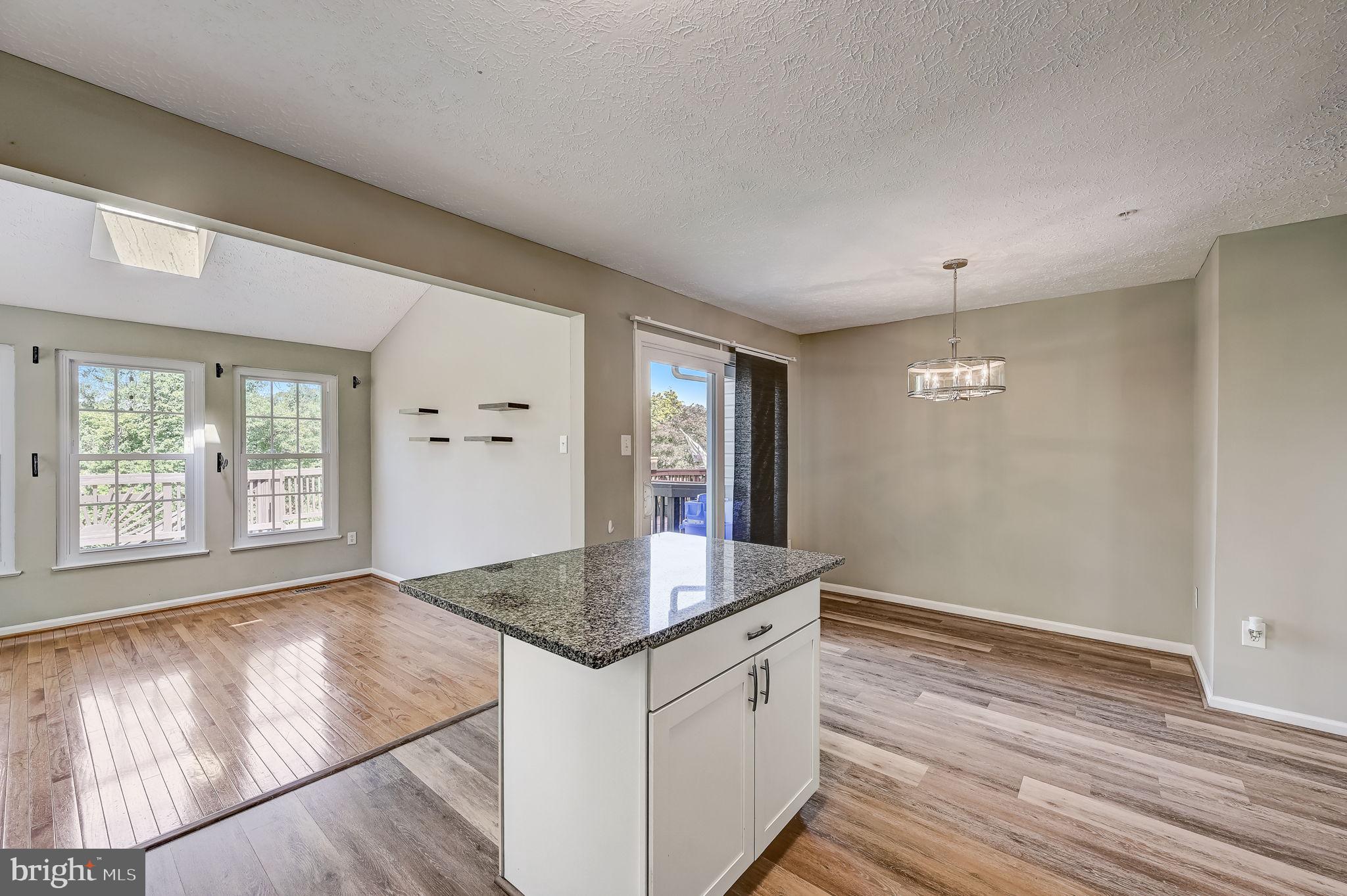 CONSTANT FRIENDSHIP - Residential