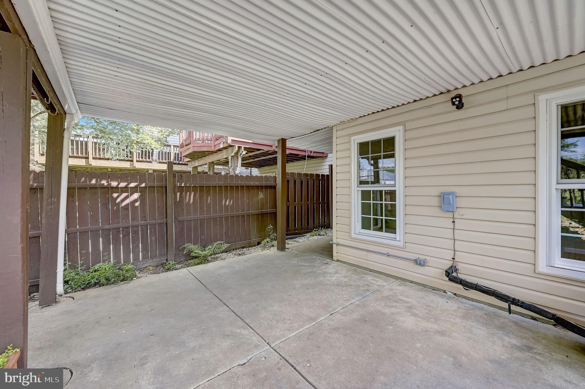 CONSTANT FRIENDSHIP - Residential