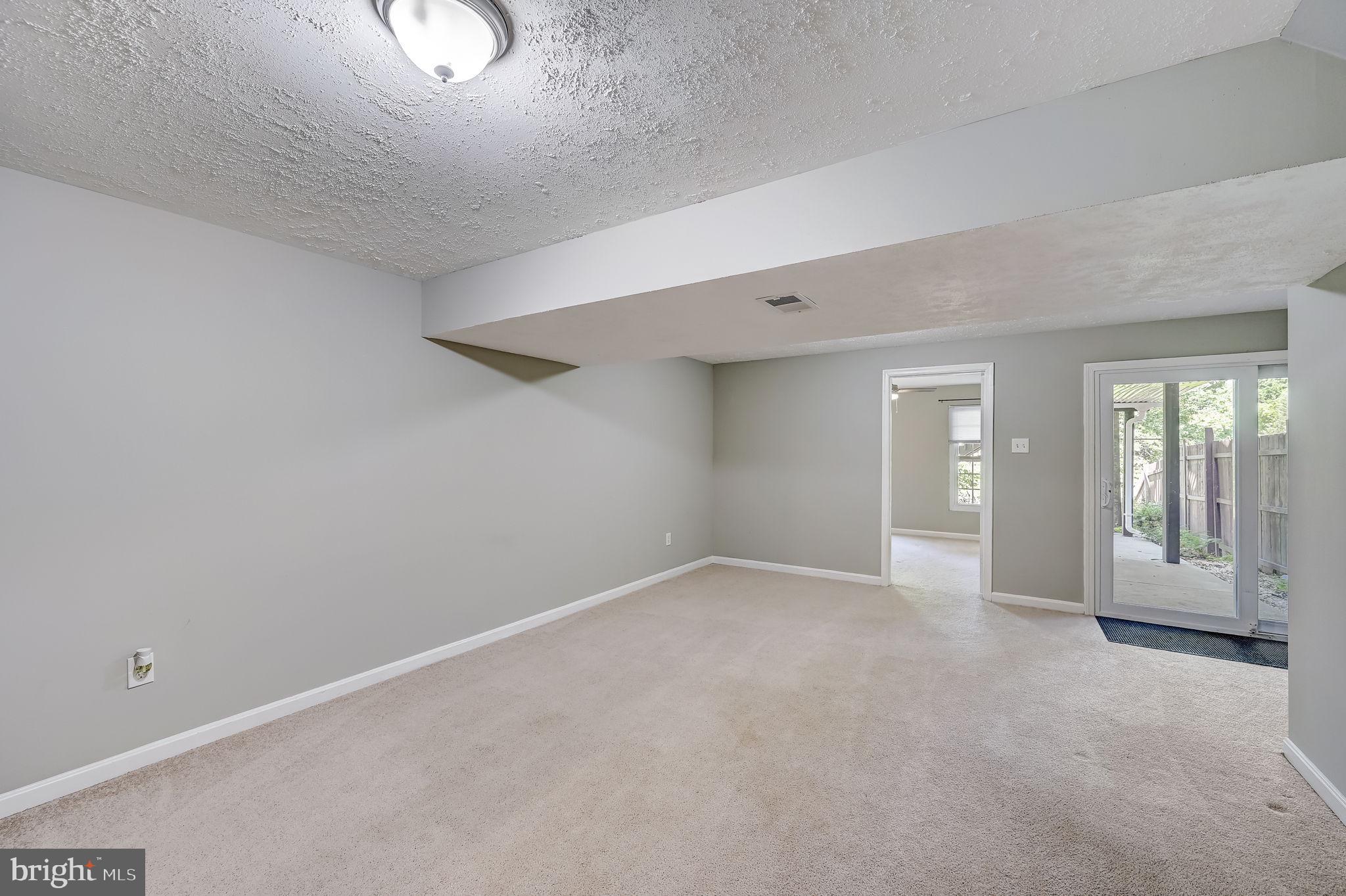 CONSTANT FRIENDSHIP - Residential