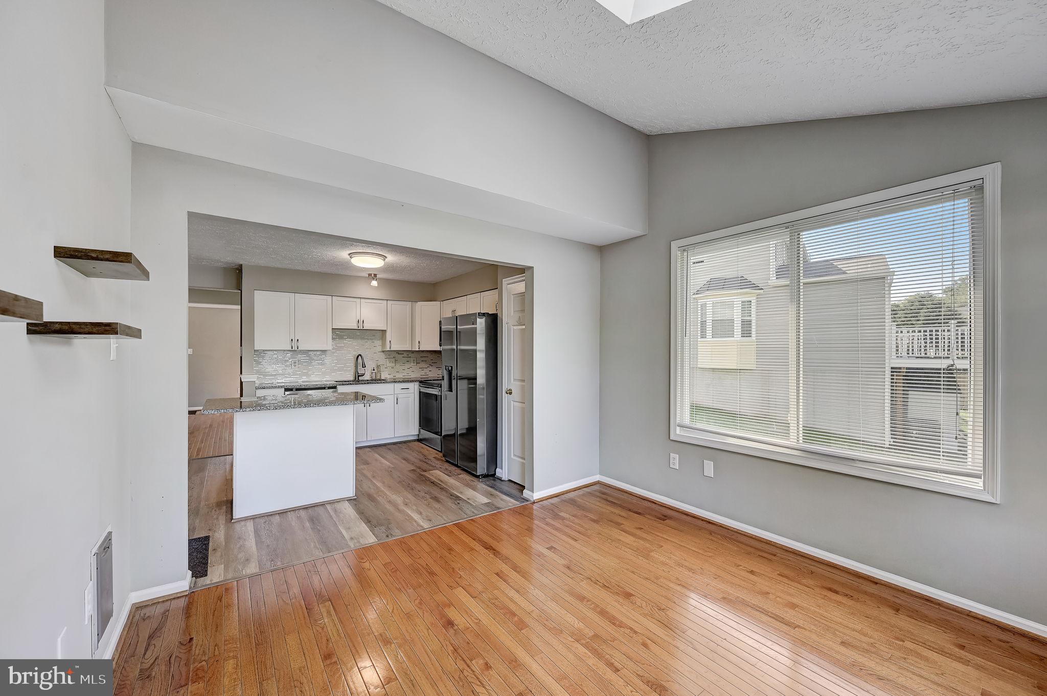 CONSTANT FRIENDSHIP - Residential