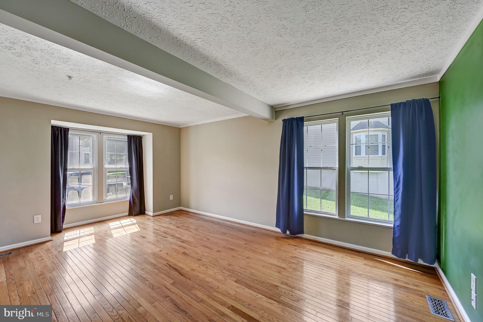 CONSTANT FRIENDSHIP - Residential