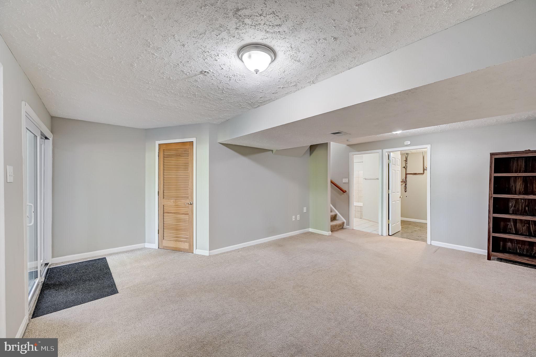 CONSTANT FRIENDSHIP - Residential