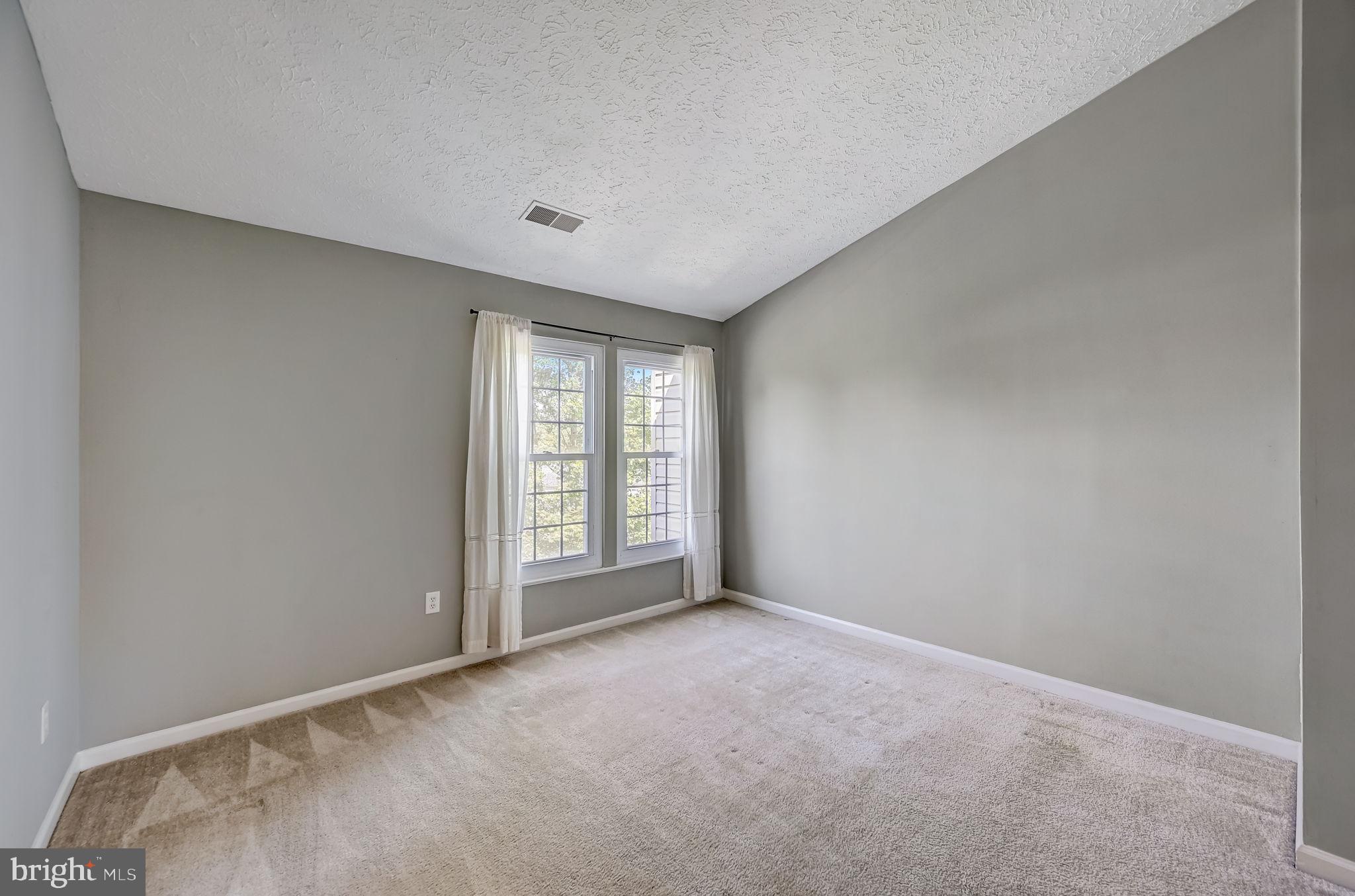 CONSTANT FRIENDSHIP - Residential